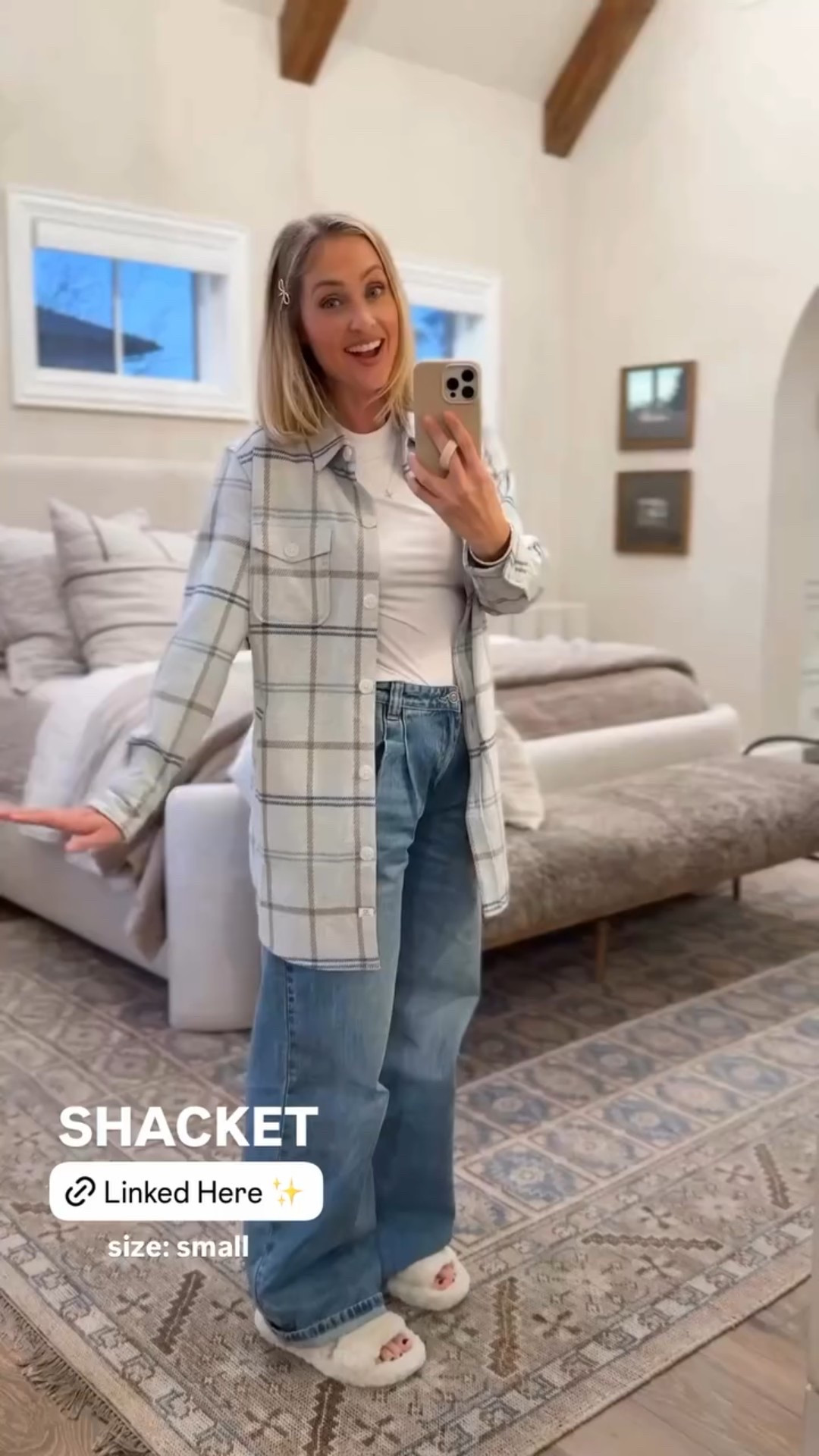 SHACKET size: small

Winter shacket. The perfect look for moms.
Outfit from 7 Diamonds

#LTKSeasonal