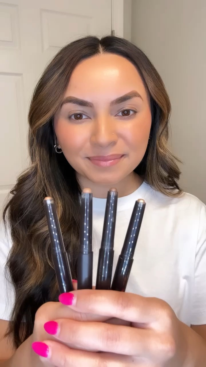 Shade caramel from lid to crease 
Shade copper on lid 
Shade cocoa in the crease 
Shade metallic taupe in the inner corner and brown bone 

Tee size xs petite TTS  


eyeshadow how to 🫶🏽

using the @lauramercier caviar sticks

Shade camel from lid to crease 
Shade copper on lid 
Shade cocoa in the crease 
Shade metallic taupe in the inner corner and brown bone 

Makeup details and shade names listed on my LTK page (honeysweetpetite) in the @shop.ltk app. Direct link: https://liketk.it/45CrJ


#eyeshadowtutorials #makeuptips #eyeshadowideas #howtomakeup #makeuptutorial #makeupideas #mymercier 

#LTKsalealert #LTKbeauty #LTKunder50