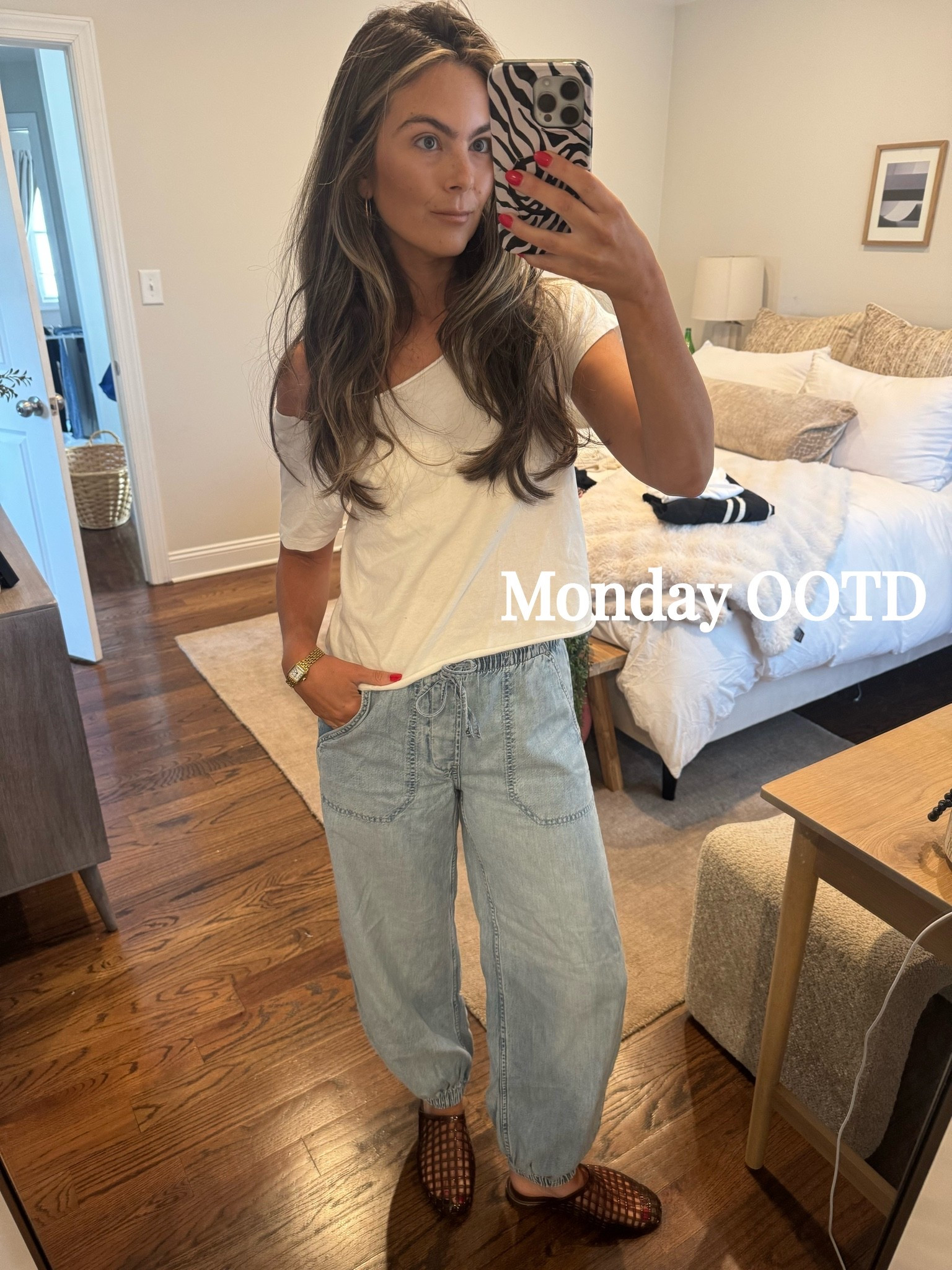 I’m telling you guys I cannot stop wearing these Gap jeans! The perfect mom pants!!! Tee shirt is old Brandy Melville. 

#gap #gapjeans mom style, mom outfit,
Ootd, casual outfit, comfy outfit, errands outfit,

#LTKootd #LTKdayinmylife #LTKmomlife