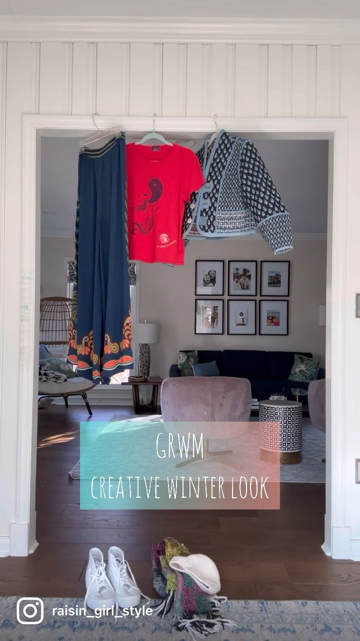 Having some fun with winter accessories 
#widelegpants #veronicabeard #quiltedjacket #farmrio #accessories

#LTKstyletip