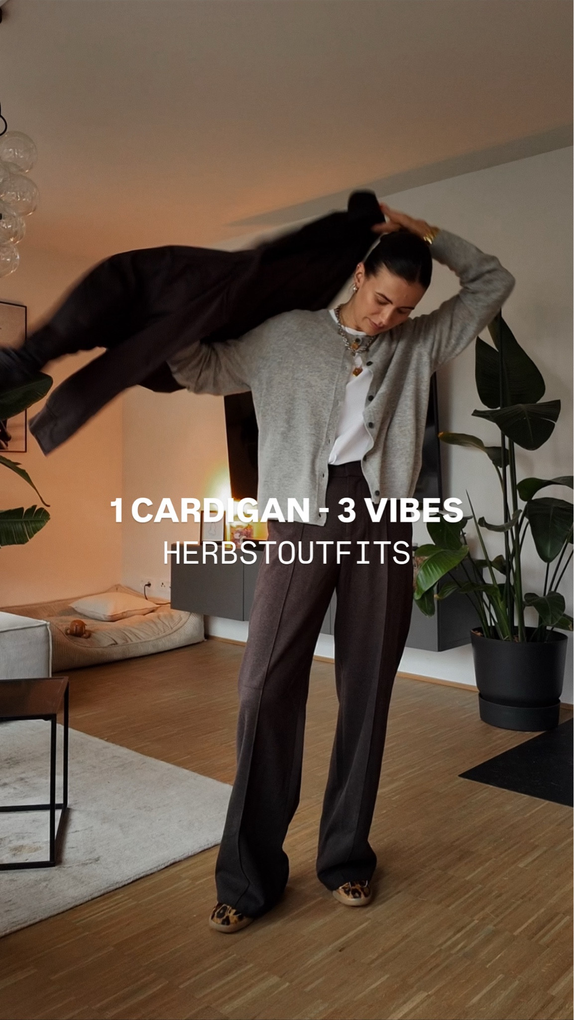 mein @uniqloeurope herbst-go-to in 3 verschiedenen looks 🩶 | anzeige 
ein grauer cashmere-cardigan klingt vielleicht erstmal unspektakulär – aber glaubt mir, der hat viiiiel potenzial 🤝 je nach kombi komplett anderer vibe: casual mit denim, cozy mit weiter hose oder easy fürs büro. ich liebe, wenn basics so wandelbar sind – jedes mal gleich und trotzdem immer anders ✨

#LTKautumn #LTKstyletip #LTKdeutschland