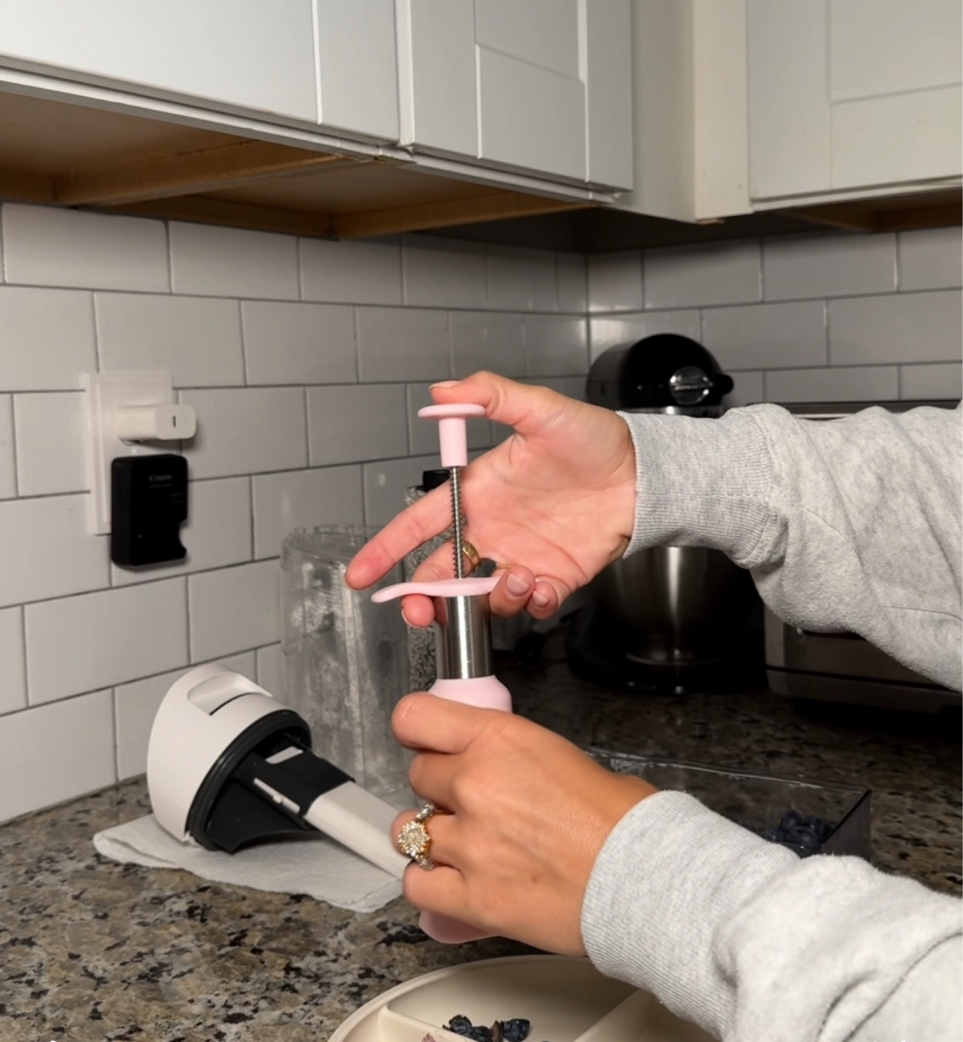 Making fruit cutting soooooo easy! 
