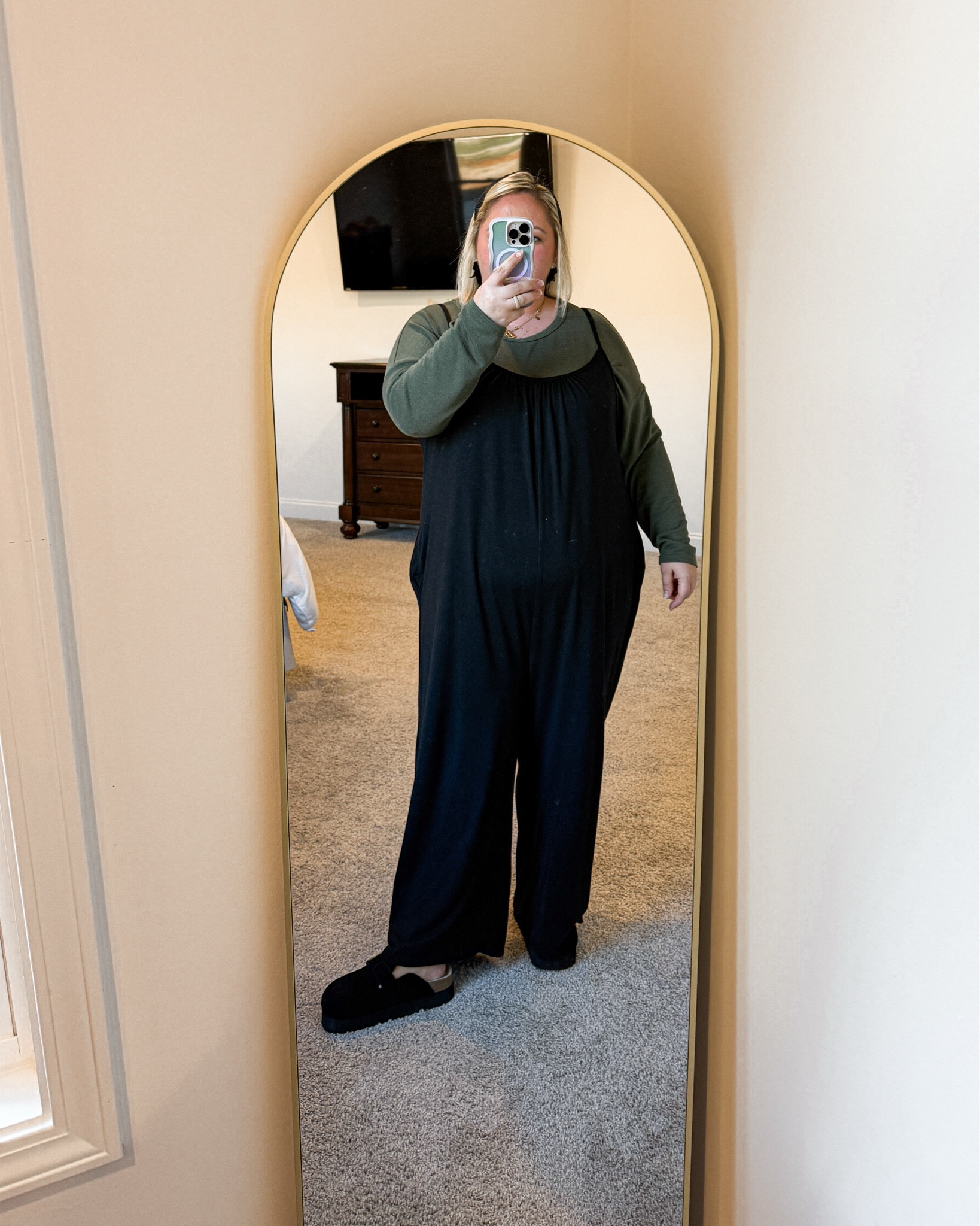 I’m trying to do better with wearing more than just a tee and leggings with my hair up. This romper was so comfy all day long!
#ltkplussizestyle #plussize

#LTKWorkwear #LTKStyleTip #LTKPlusSize