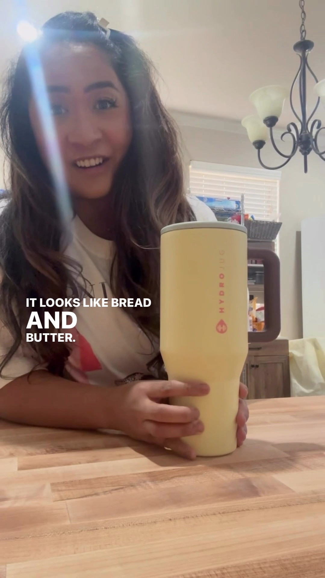 This water bottle gives total bread and butter vibes 🍞🧈 The soft yellow + crusty brown handles? A perfect little carb-coded combo. Linked it for my fellow baked-good girlies 🤎

 #ltkfinds #breadcore #stayhydrated

#LTKSwim #LTKSeasonal #LTKHome