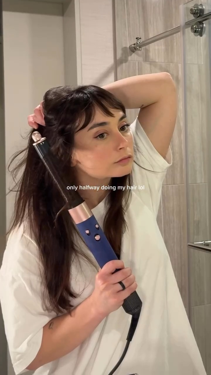 grwm to go try a diff gym. my first time going to a @johnreedfitness_ . super fun environment. 

makeup:
@tirtir_official cushion & setting spray
@kosas concealer
@pixibeauty & @fwee_makeup cheek combo
@yesstyle eyeliner and mascara (can’t find brand to tag)

#grwm #gym #gymgrwm #yesstyle #fitness