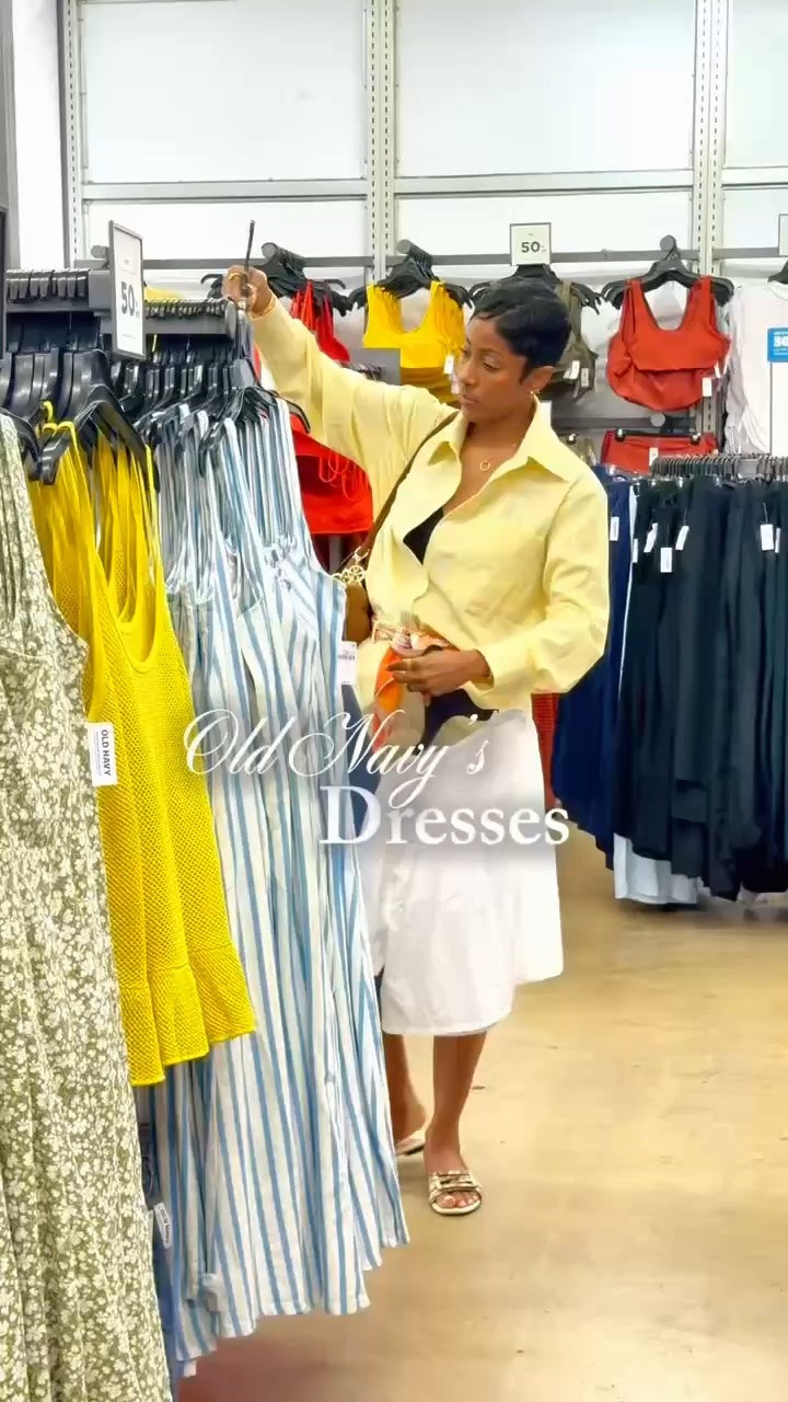 Always can stop at #OldNavy for some great looks🤍

#LTKootd #LTKOver40 #LTKPetite
