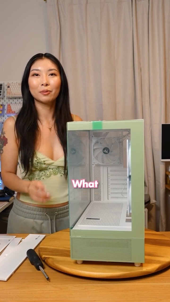 Should I do a pc build with the white and matcha frankencase? Or should I try actually riveting the top panel off? 🐸

thank you @thermaltake_na for sending out the matcha View 270 case for me to check out 💗

#aestheticgaming #gamingpc #pcbuild