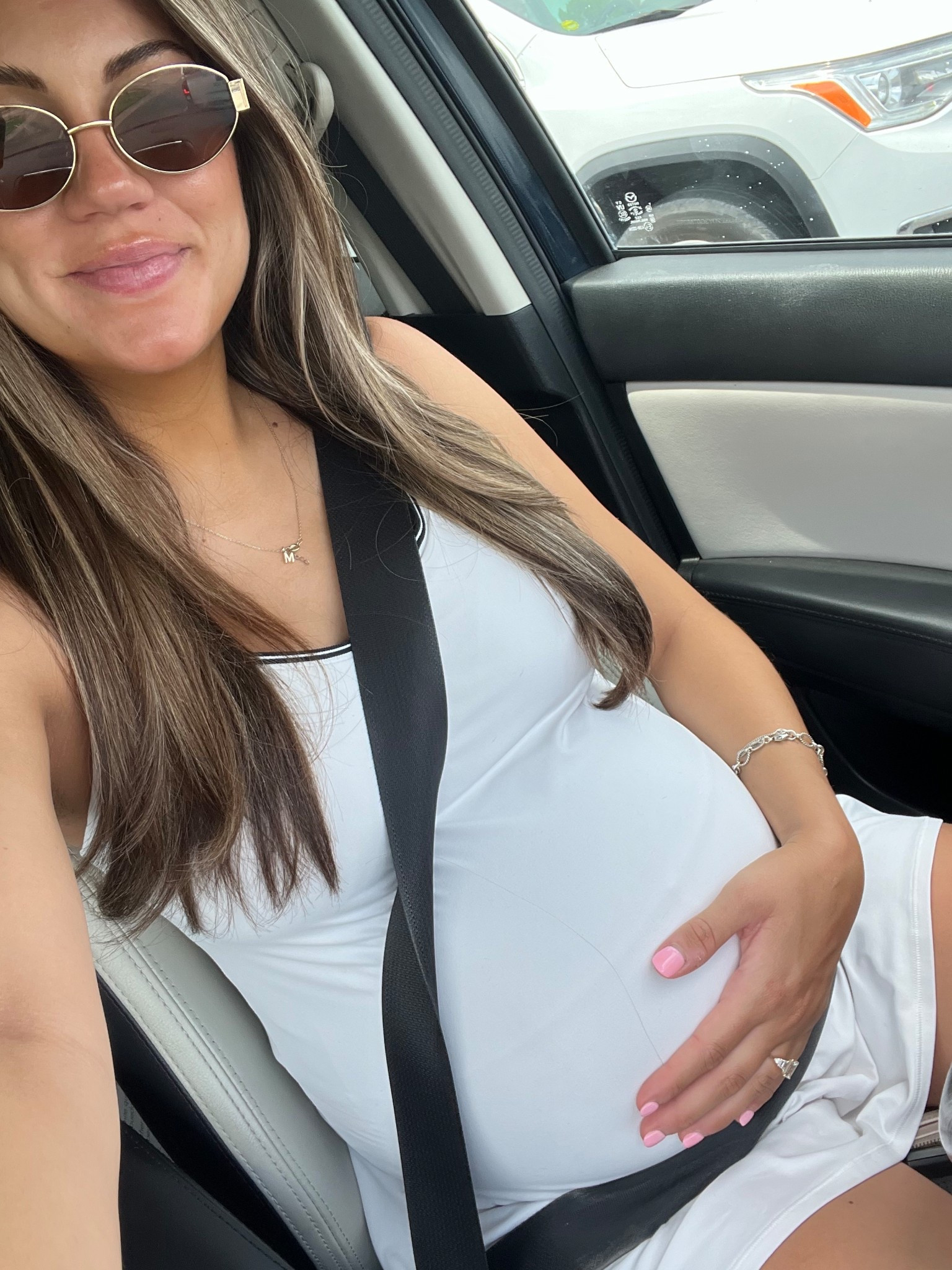 Bump friendly dress 
Size: large 