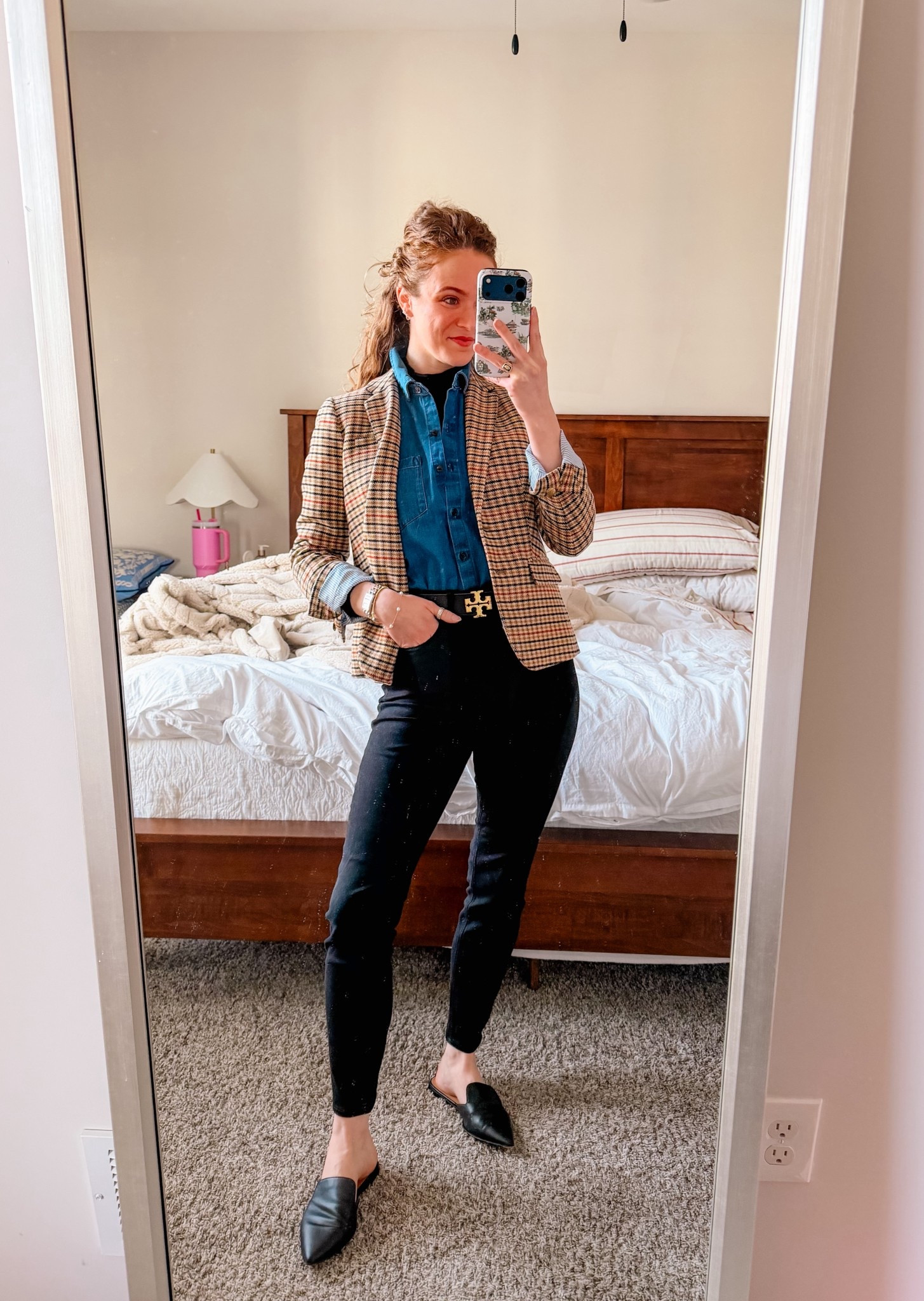 An office day + unexpectedly chilly temps = layers on layers on layers!! I absolutely adore this look, adding a blazer, button down, an a turtleneck is certainly a warm outfit, but such a chic one!! 

#LTKootd