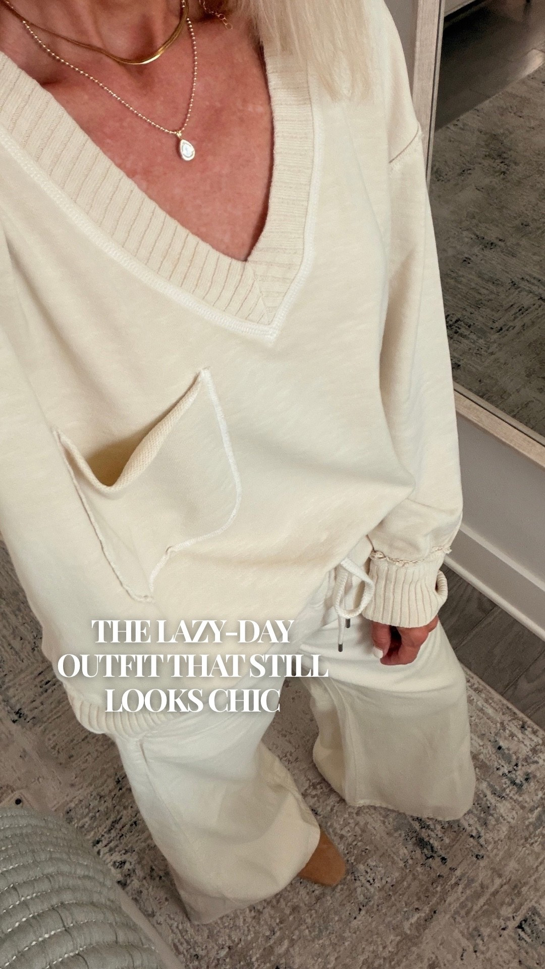 When you want to be comfortable but still feel dressed for the day. This relaxed sweatshirt and matching wide-leg pants make an easy, monochromatic outfit that feels cozy without sacrificing style. It’s my kind of everyday look: simple, comfortable, and timeless.