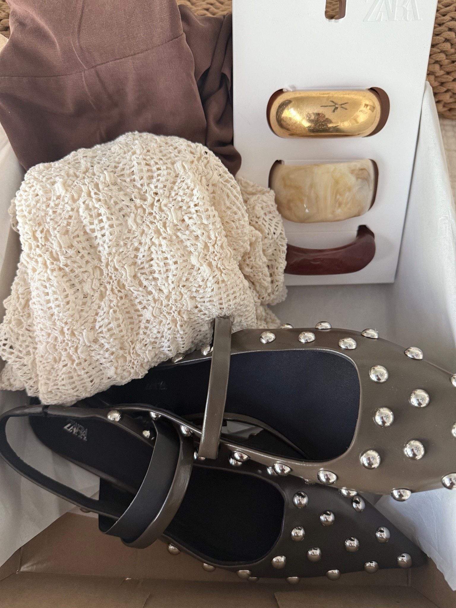 When your Zara order arrives and you’re obsessed with everything!!! 
Lace top/ small 
Maxi dress/ small 
I’m 5’4”/130

#LTKU #LTKStyleTip #LTKOver40