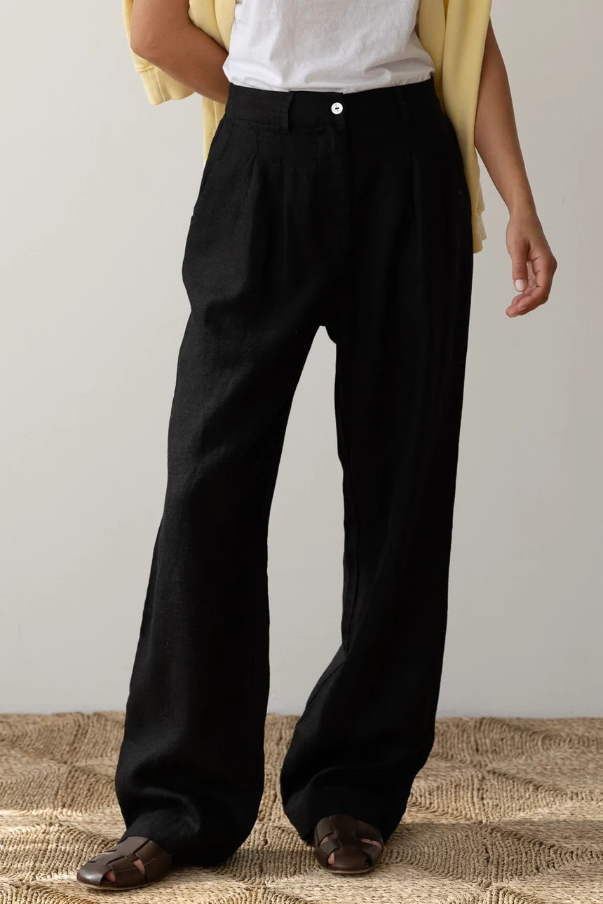The Linen Pleated Trouser | DONNI.