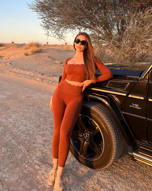 Scallop Cropped Long Sleeve Top | WISKIIACTIVE