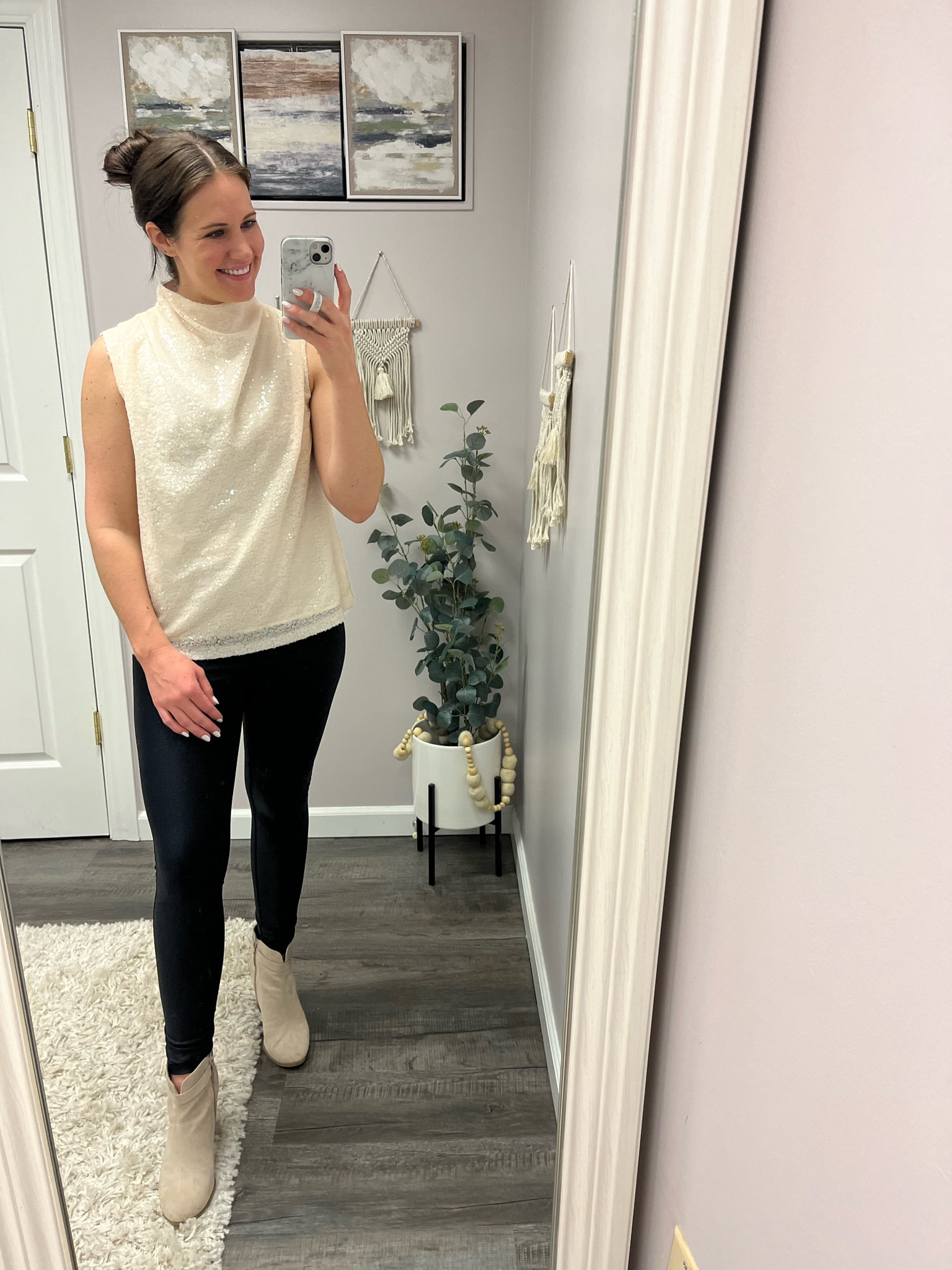 Faux leather leggings, comfortable and versatile! 