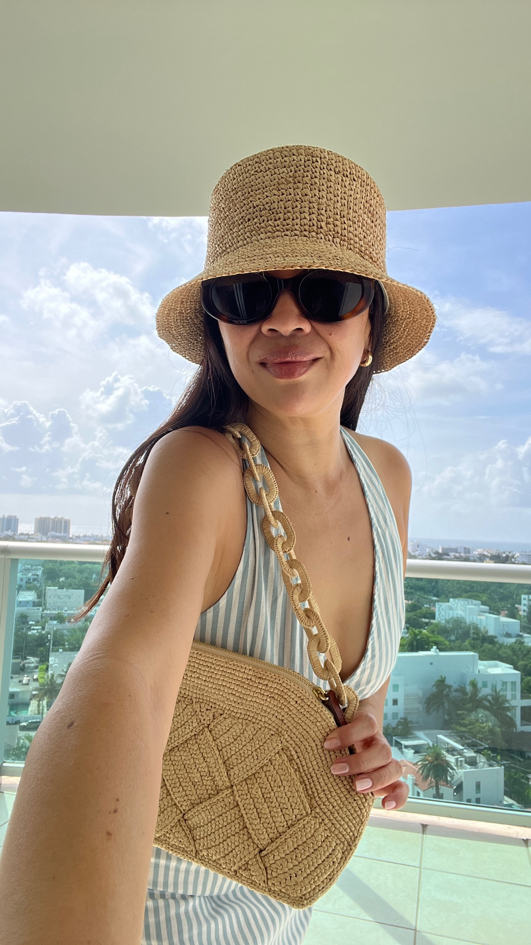 Summer fit check

Hat: Wyeth
Bag: Sezane
Sunnies: Celine
Lipgloss: 090
Perfume: Chanel
Sandals: Fendi (size down a full size)
Dress: Older Princess Polly