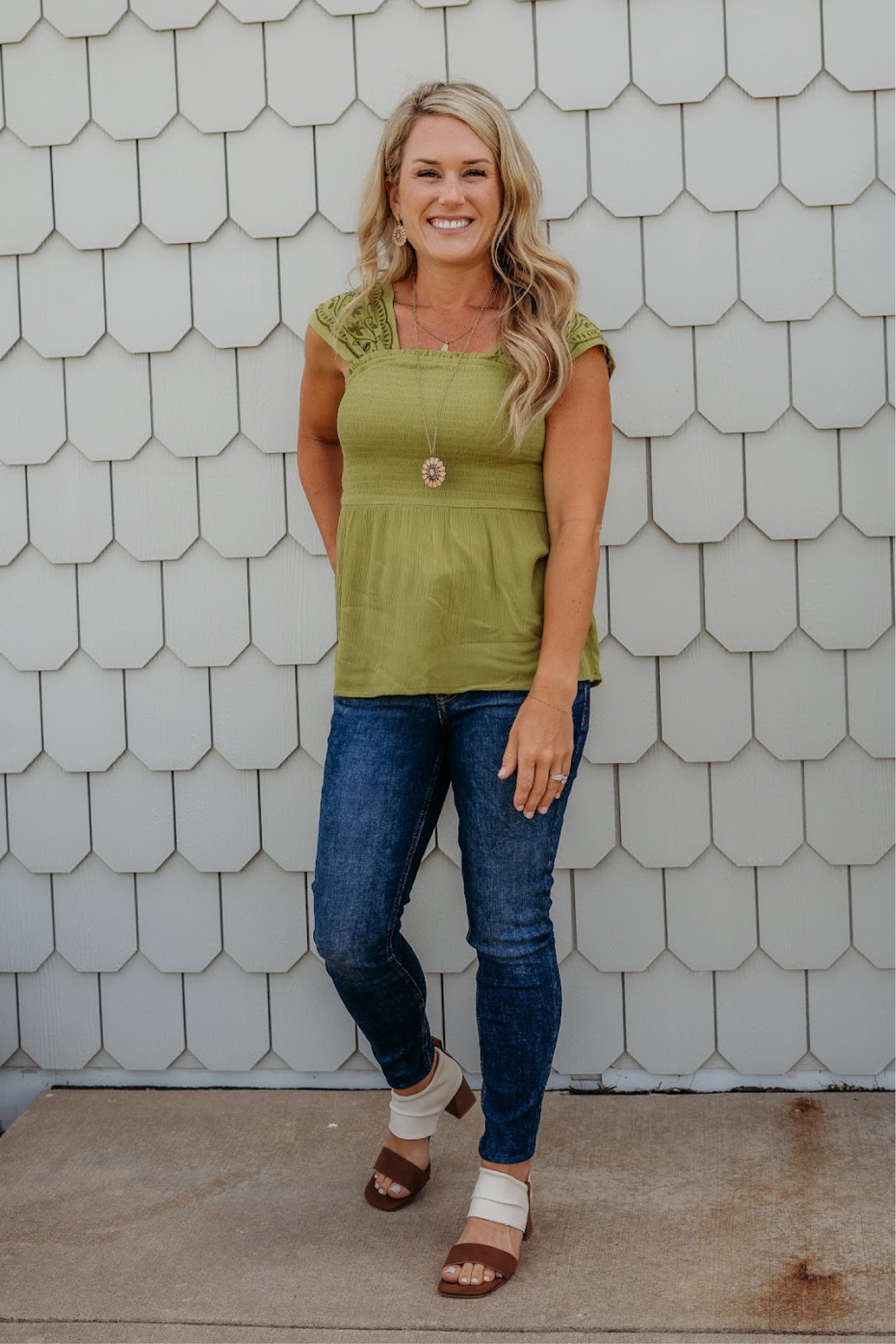 Casual outfit

Everyday outfit  denim jeans  Maurices  accessories  block heels 

#LTKstyletip #LTKshoecrush #LTKSeasonal