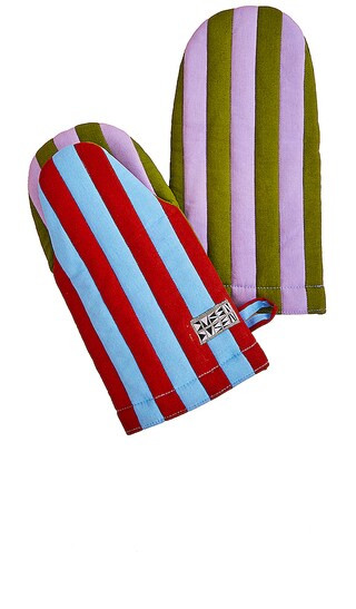 Oven Mitt in Eggplant | Revolve Clothing (Global)