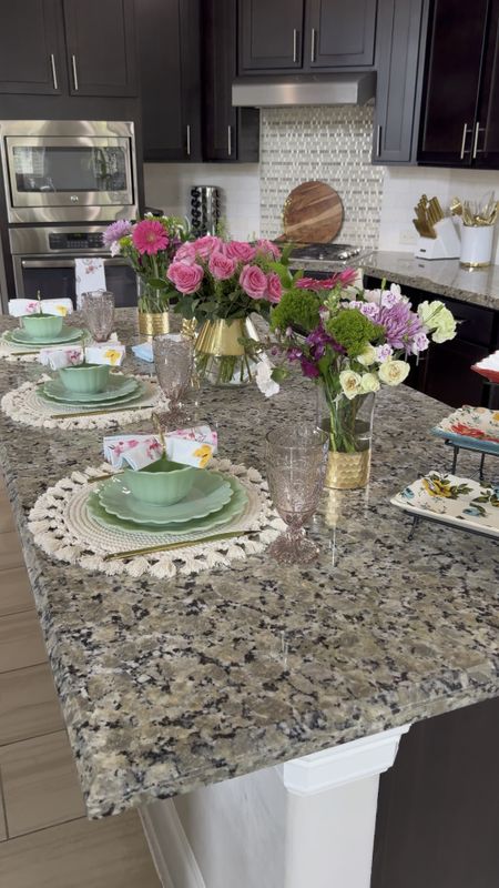 Shop this beautiful Spring table setting #homedecor #springdecor #dinnerware #drinkware #tablescape

#LTKVideo #LTKhome