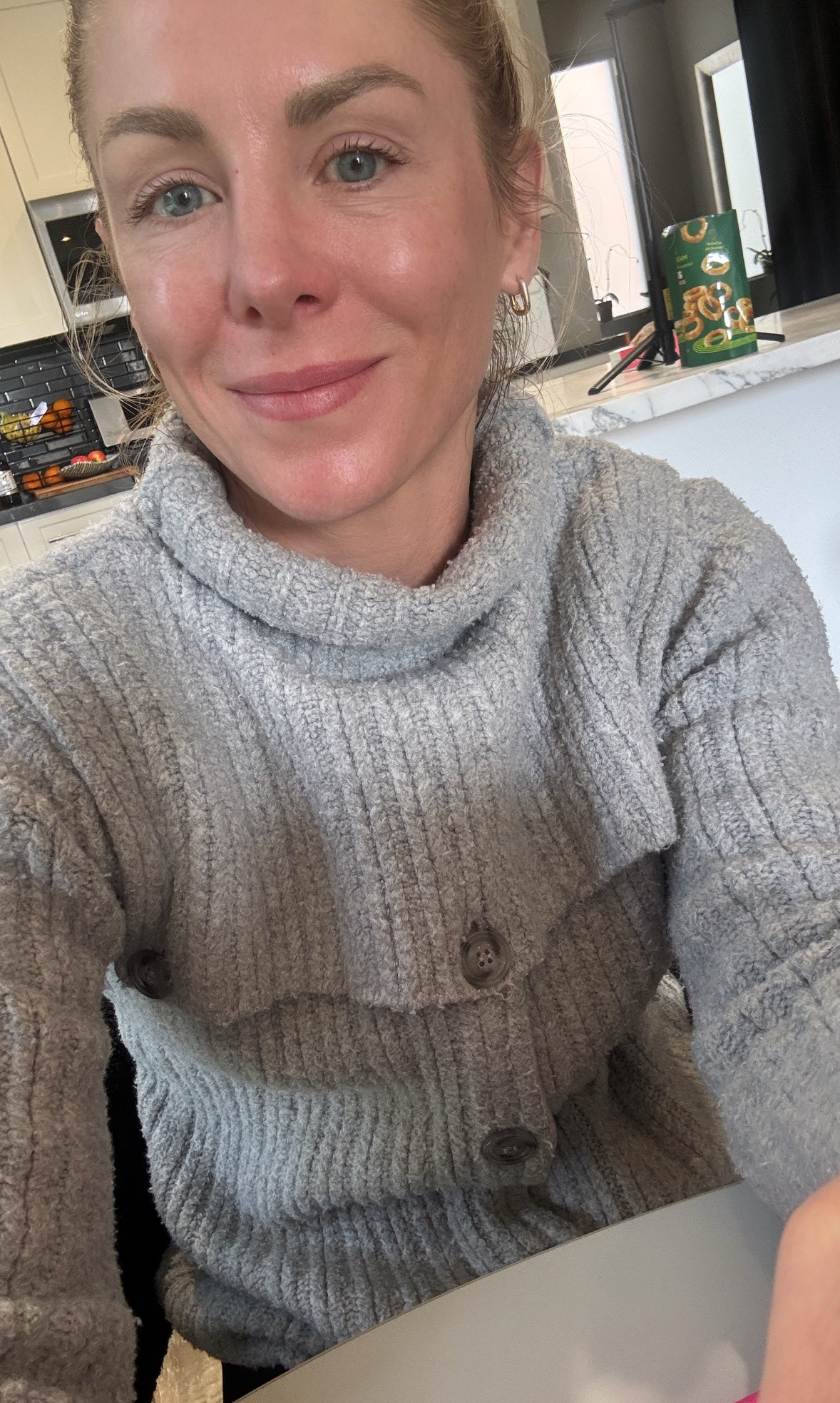 This sweater is SO COZY. 