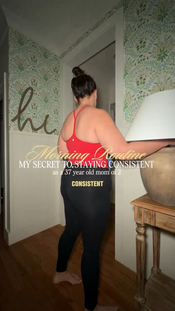 If you’re waiting to feel motivated… this is your sign to stop 🤍
Consistency comes from the routines you refuse to break.

#busymom #fitnessmotivation #consistencyiskey #momroutine #earlymorningroutine
@oikos @goultima @hydrojug

#LTKgrwm #LTKMidsize #LTKfitnessgoals