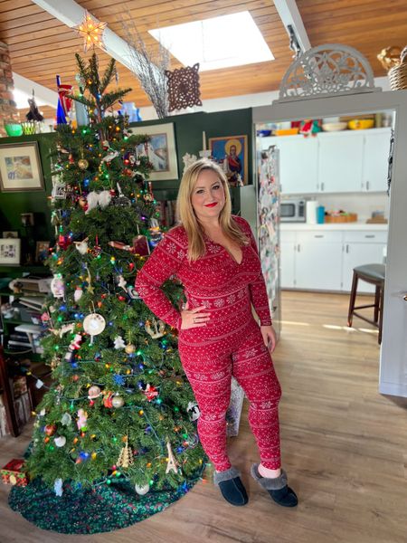 Skims Holiday shop is now open!
Get yours fun PJs now before they sell out! Also some great gift ideas and packages! Linked all my favs
I’m wearing size L PJs 

#LTKHoliday #LTKSeasonal #LTKGiftGuide