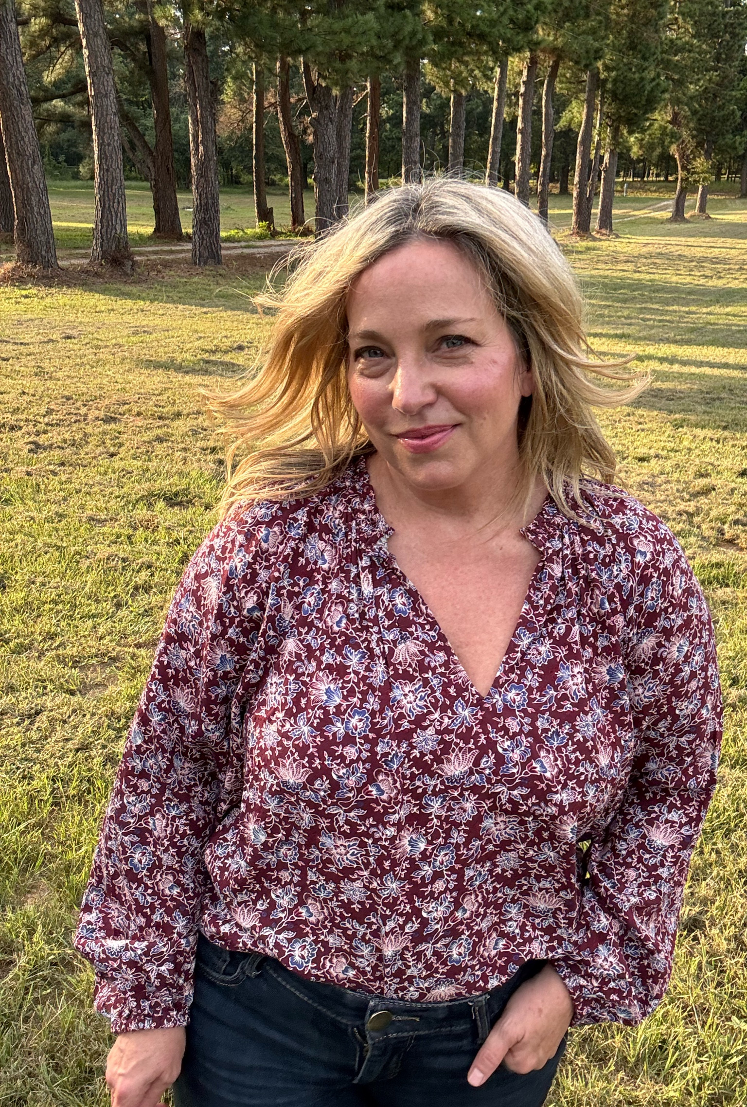 The perfect lightweight fall top! Pair this with boots and your favorite jeans. 

#LTKTravel #LTKSeasonal #LTKOver40