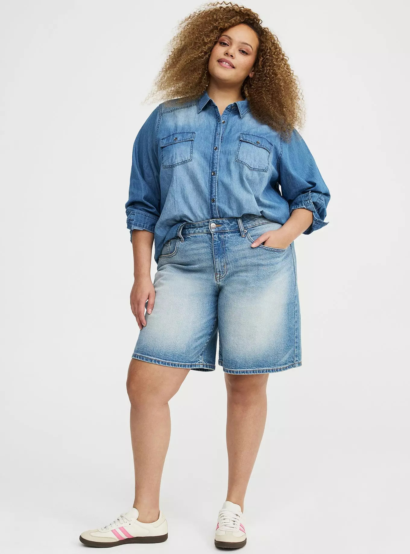 Baggy Mid-Rise Denim Jort | Torrid (US & Canada)