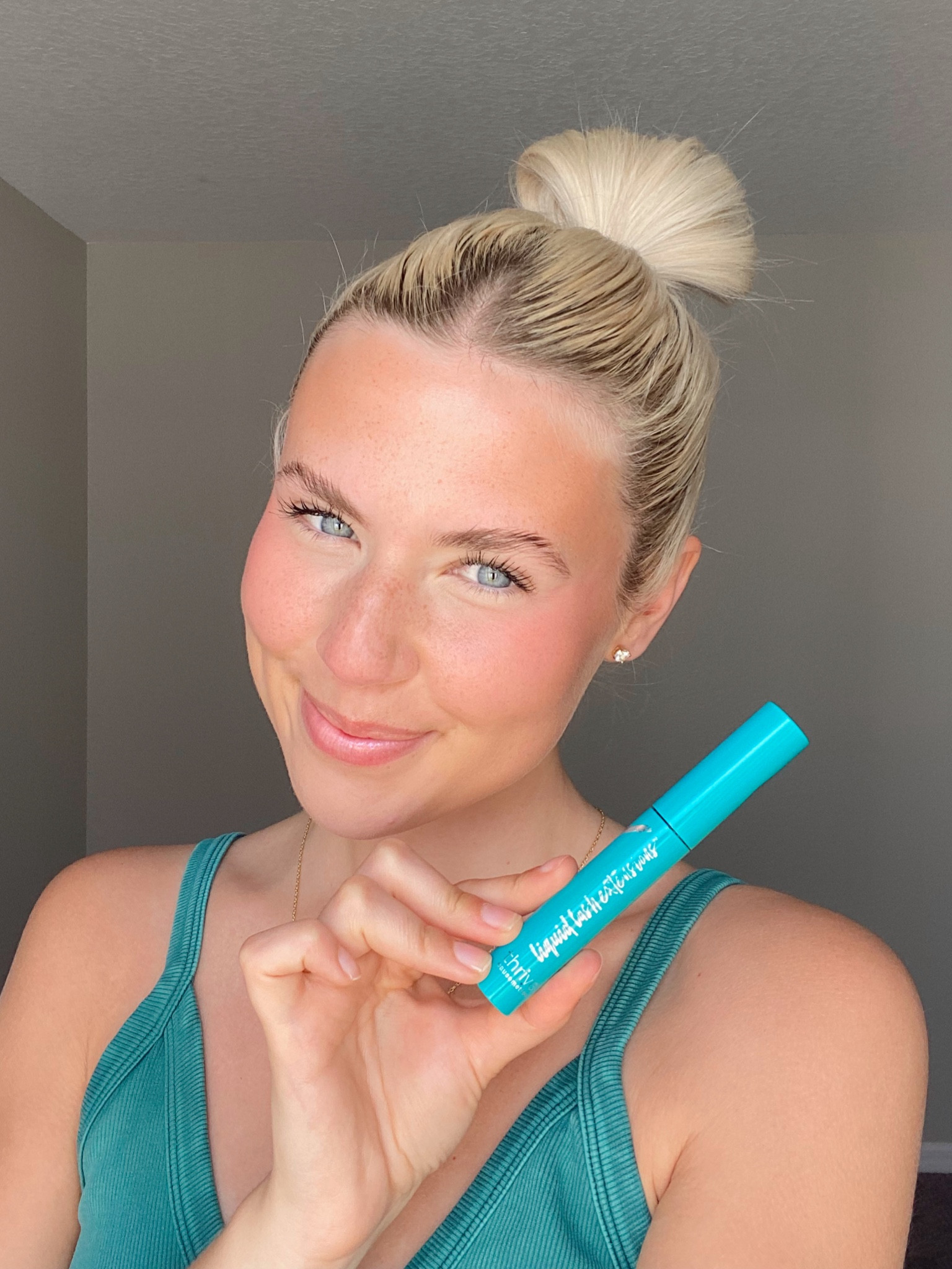 I got this thrive causemetics mascara a while ago & have been obsessed ever since! I always had trouble with my mascara flaking under my eyes and it would take forever to get off at the end of the night, this one stays ALL day, no flaking!!! & comes off super easy. Everyone needs to try this!😂☺️

#LTKbeauty