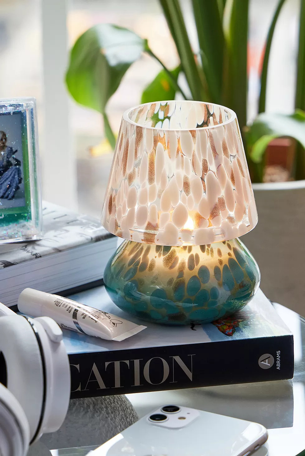 Ava Blue Tortoiseshell Lamp-Shaped Candle | Urban Outfitters (EU)