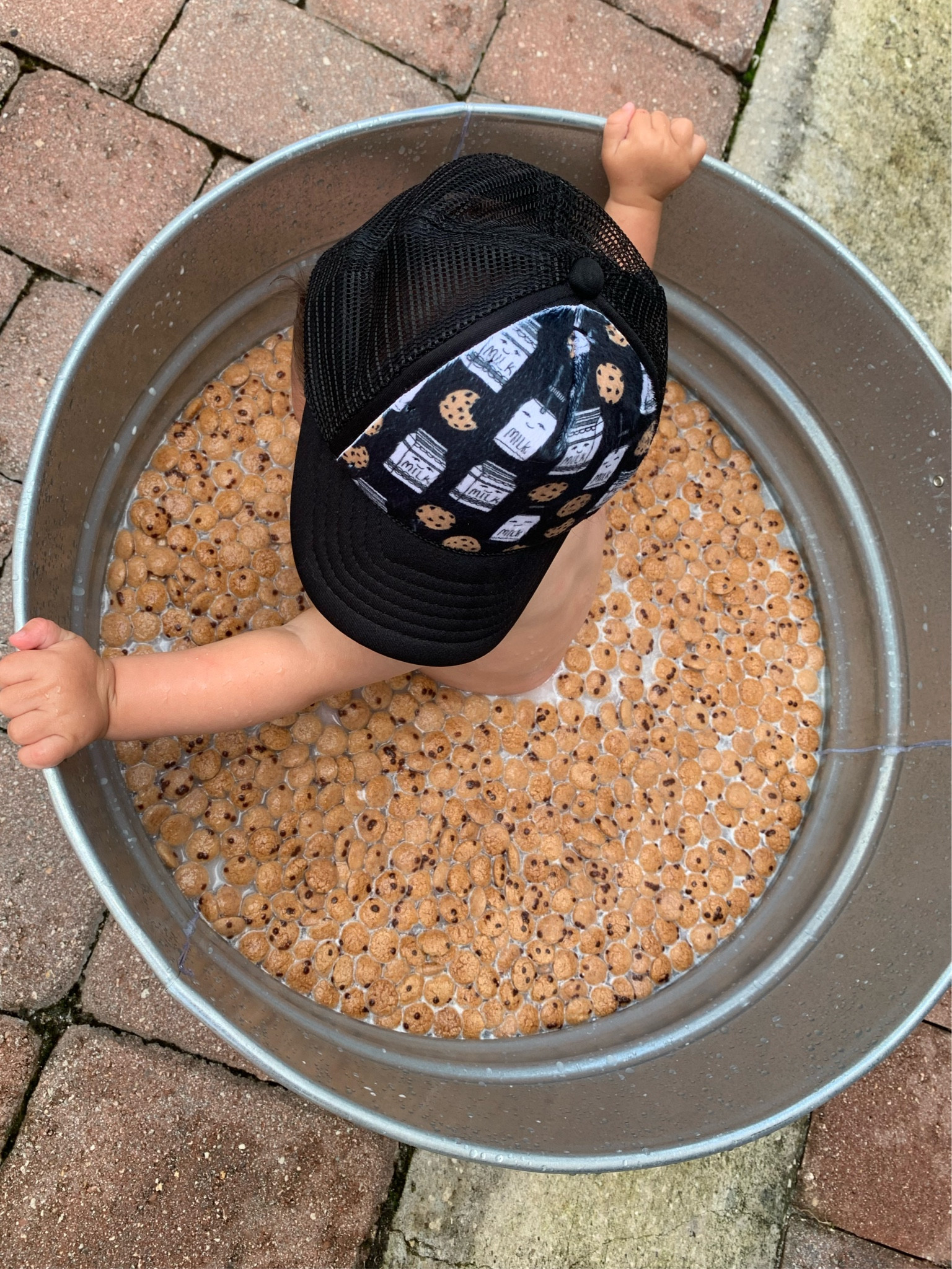 6 month milk bath for Zane 🍪🥛
Trucker hat from Etsy

#LTKbaby #LTKbump