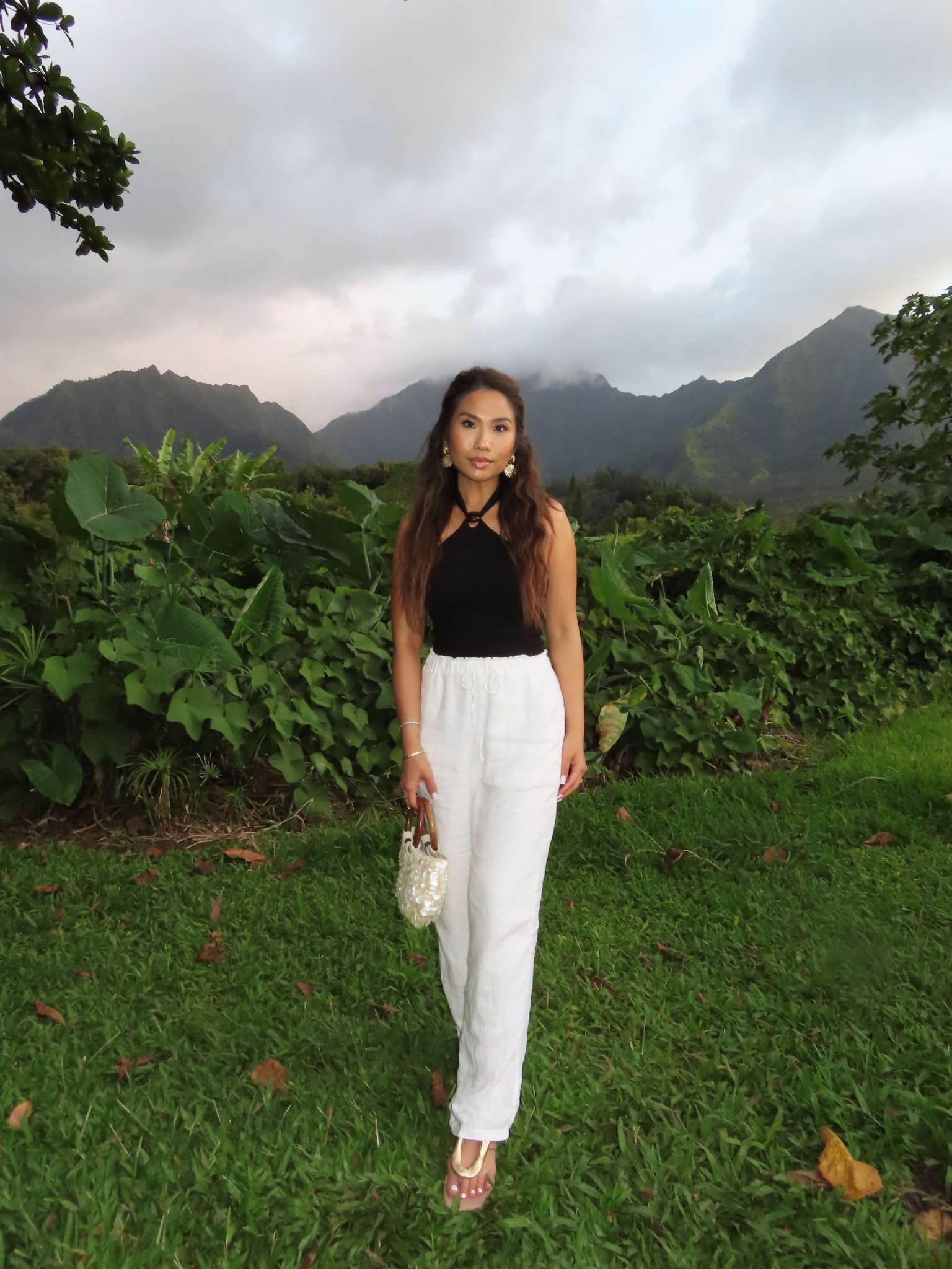 Ootn 🖤 my top is sold out but linked some similar options and my favorite linen pants! 

Sizing:
Top - tts, xs
Pants - tts, xs regular length


#LTKTravel #LTKPetite #LTKFindsUnder100