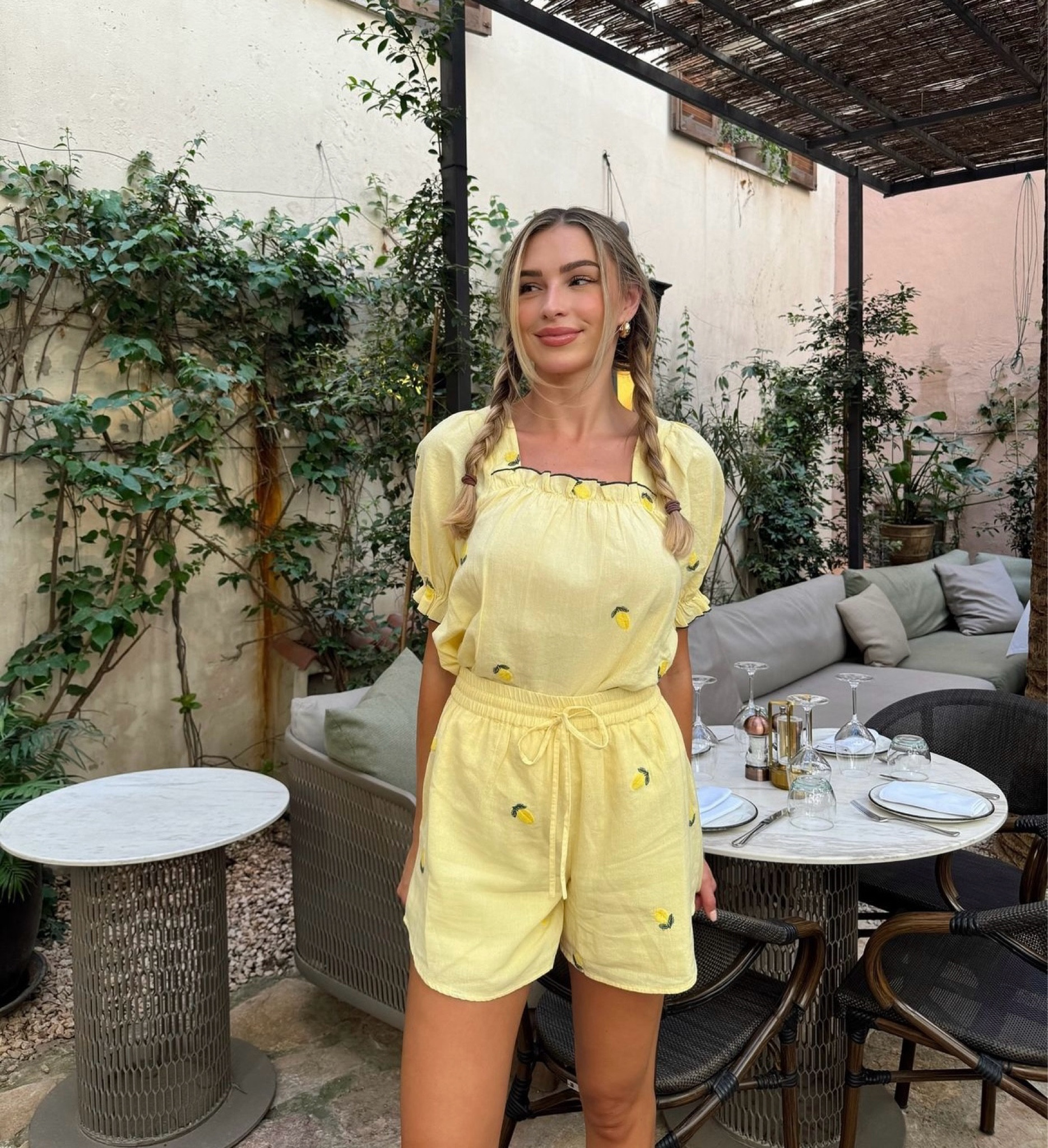 ASOS Pieces embroidered lemon short and top co-ord in yellow✨



#LTKsummer #LTKuk #LTKmodest