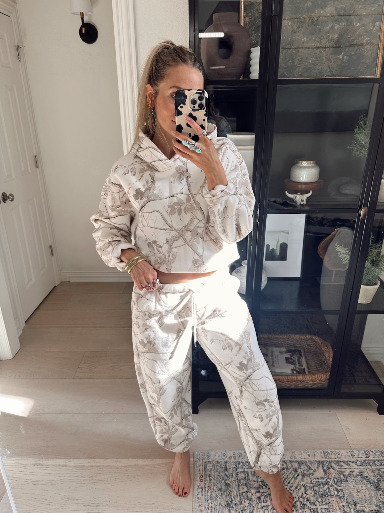 Another chilly day , another warm and cozy sweat set. 

Wearing size s / my tts 

#LTKdayinmylife #LTKgrwm #LTKootd