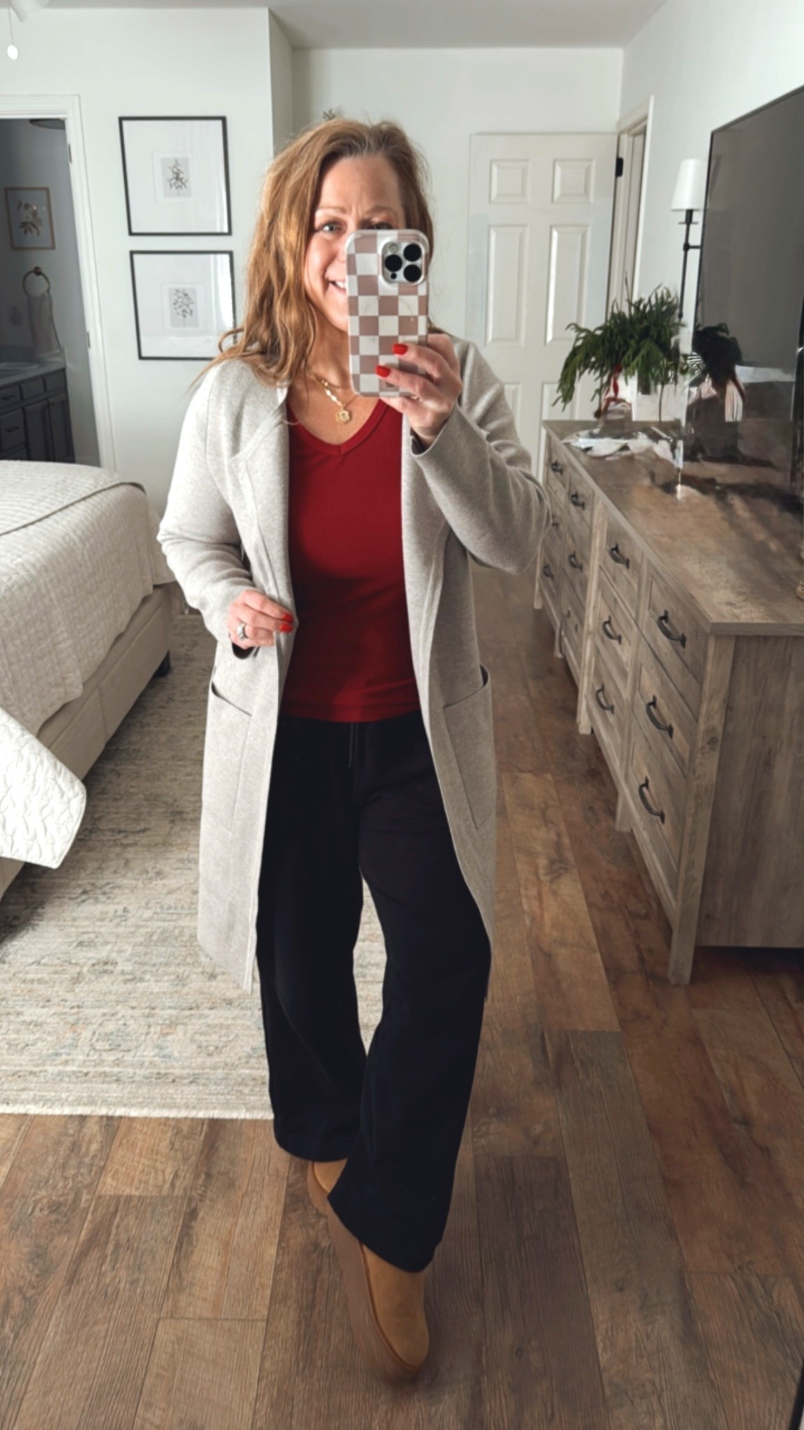 Today’s OOTD

My favorite Coatigan- can be dressed up or down 
V neck long sleeve top 
Wide leg sweatpants
Platform suede booties

I am in a small in all, shows TTS 

#LTKSeasonal #LTKootd #LTKPetite