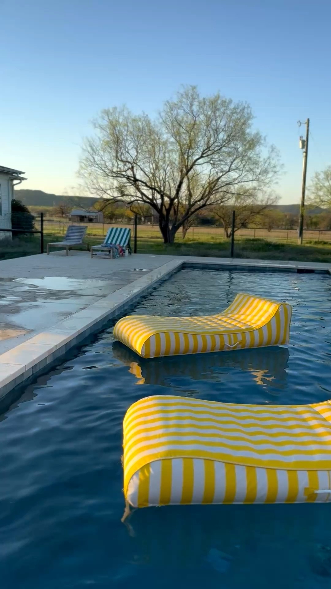 That moment when you find the perfect float. These striped pool loungers from Fun Boy are a fabulous addition to any pool. They can be used in the pool or outside the pool as a chair. #gifted @FUNBOY #ad #liketkit 