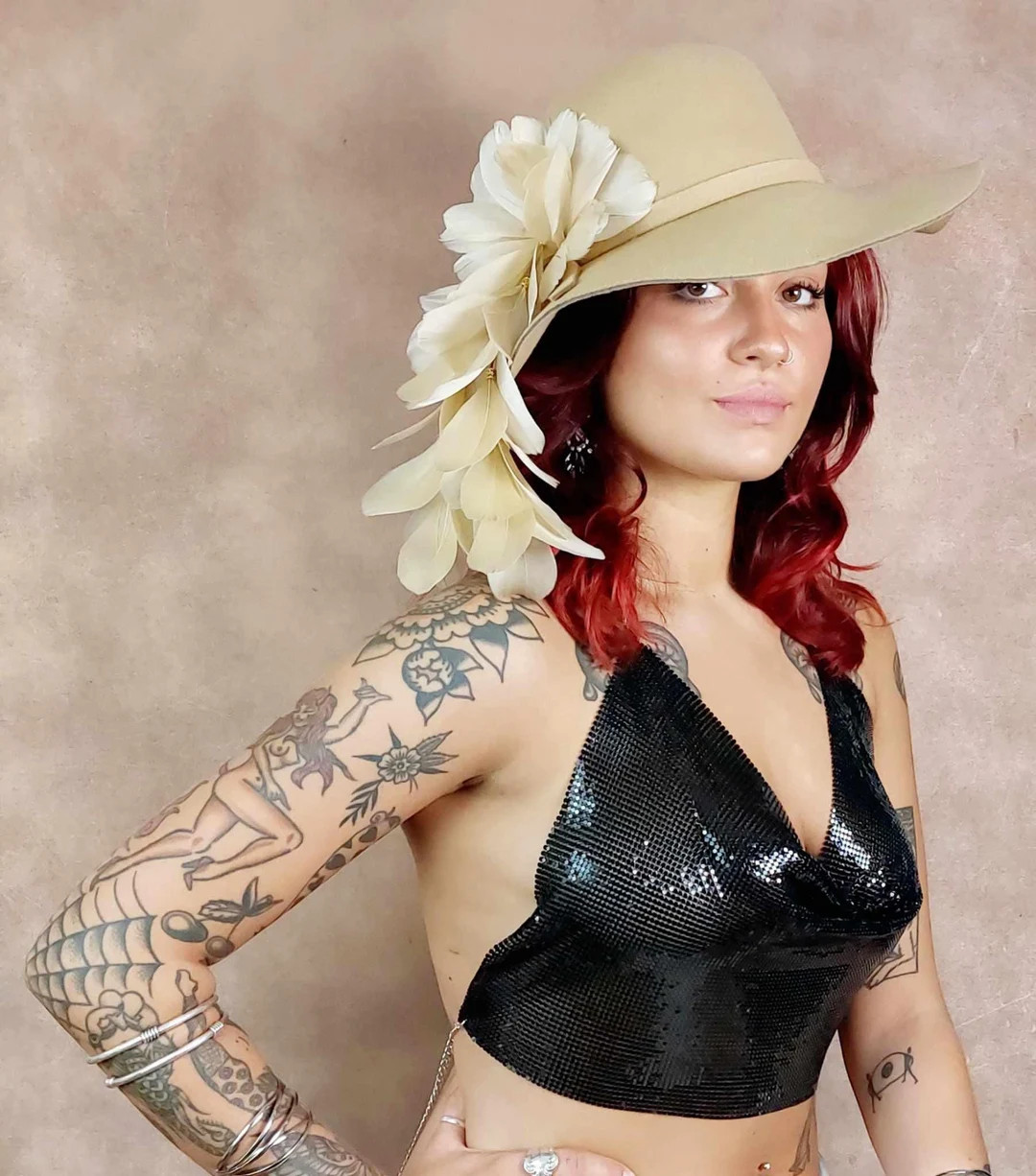 Beige Feather Hat Tan Felt Floppy Hat Boho Festival Hat Vintage 70s Style Hat Beige Kentucky Derb... | Etsy (US)