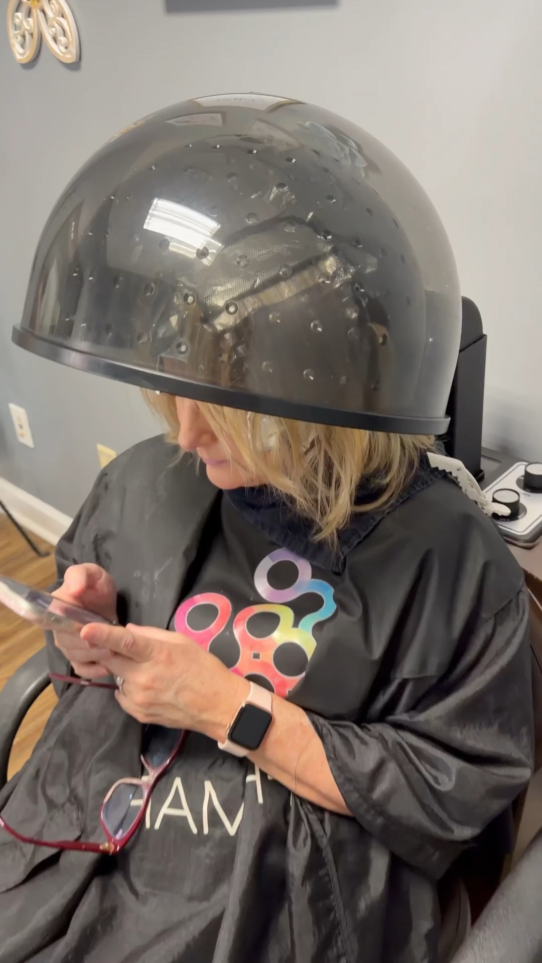 ✨ Blonde refresh day for Andrea ✨

Teeny tiny highlights for the most seamless, beautifully blended blonde. I used Joico Blonde Life Lightening Powder with 20 volume to create soft dimension and bright, perfect results. Sometimes the magic is all in the details—and those fine highlights make all the difference. ✨ @joicopro

Everything blended, brightened, and customized just for her. 💫

#BlondeHighlights #JoicoBlondeLife #HairTransformation #DimensionalBlonde #HighlightRefresh

#LTKgrwm