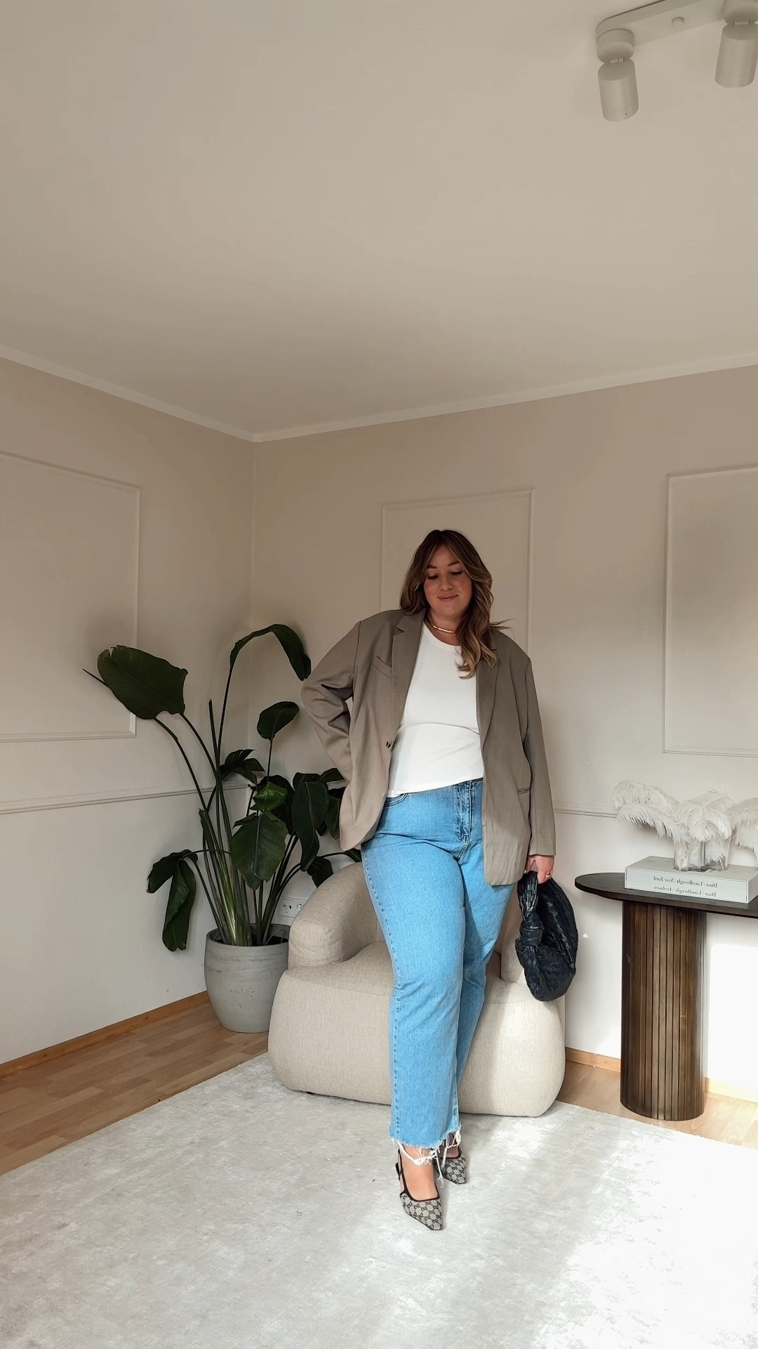 We all love a good simple 

#LTKfindsunder100 #LTKstyletip #LTKplussize