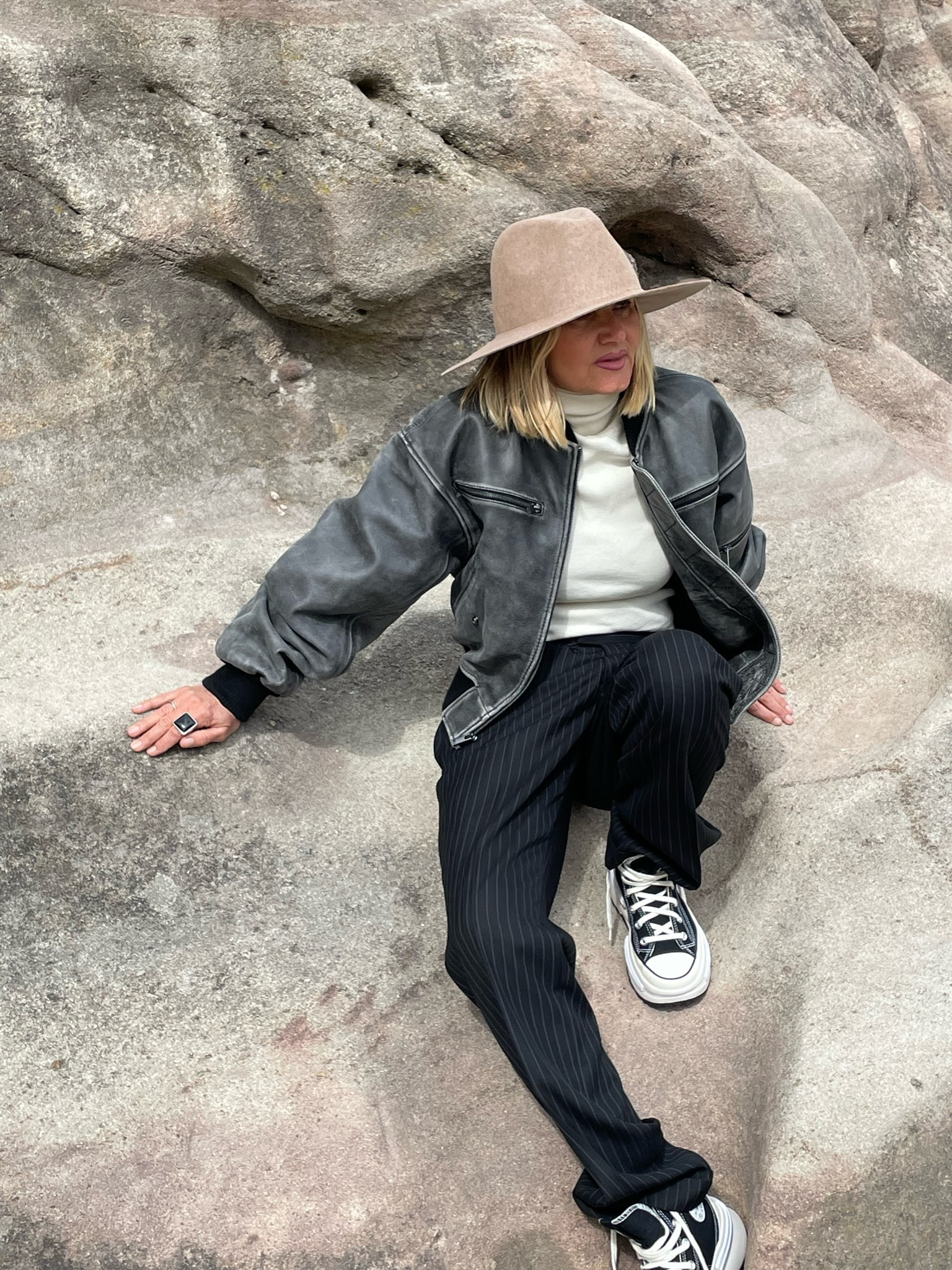 Hose mit Nadelstreifen 🫶🏻

#LTKstyletip #LTKeurope #LTKSeasonal