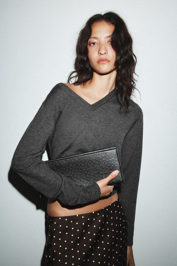 EMBOSSED LONG CLUTCH | Zara US