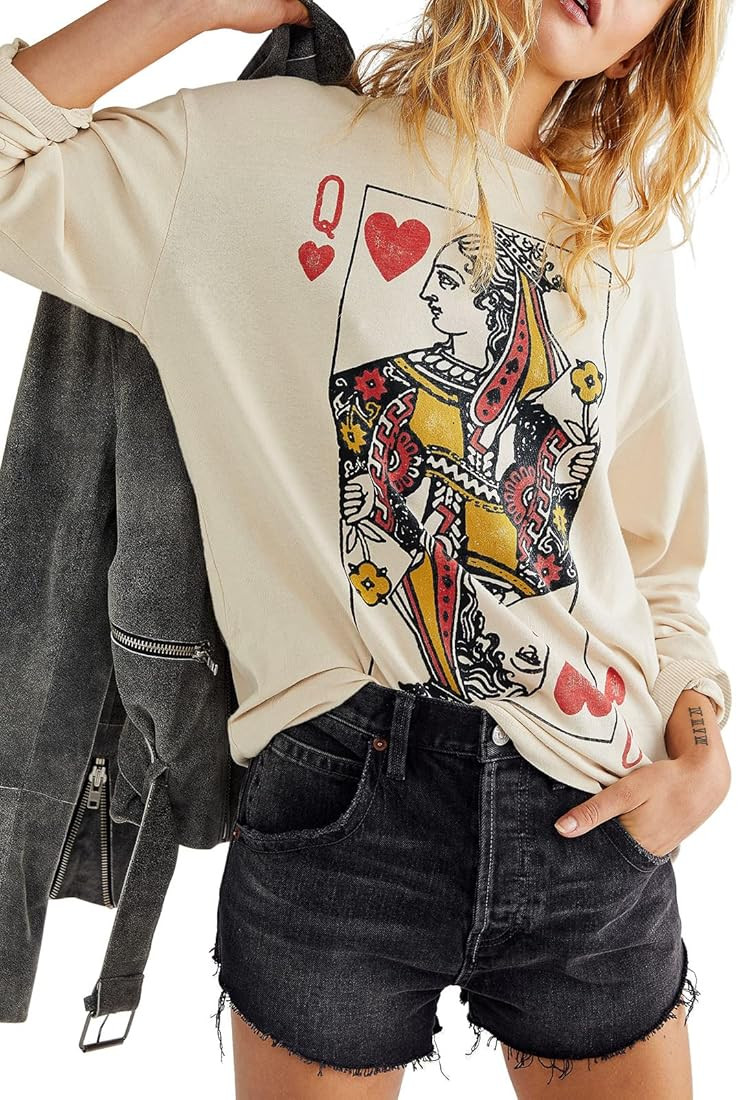 Womens Crewneck Graphic Sweatshirts Queen Of Hearts Long Sleeve Shirts Cute Loose Fit Casual Pull... | Amazon (US)