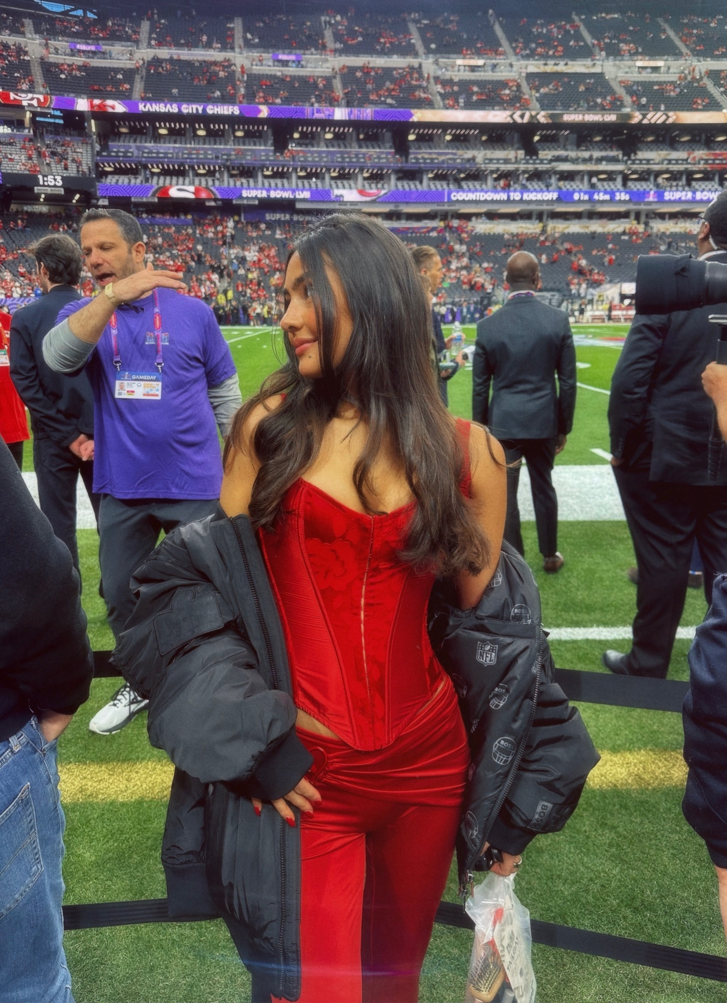 GAMEDAY

SUPERBOWL LVIII