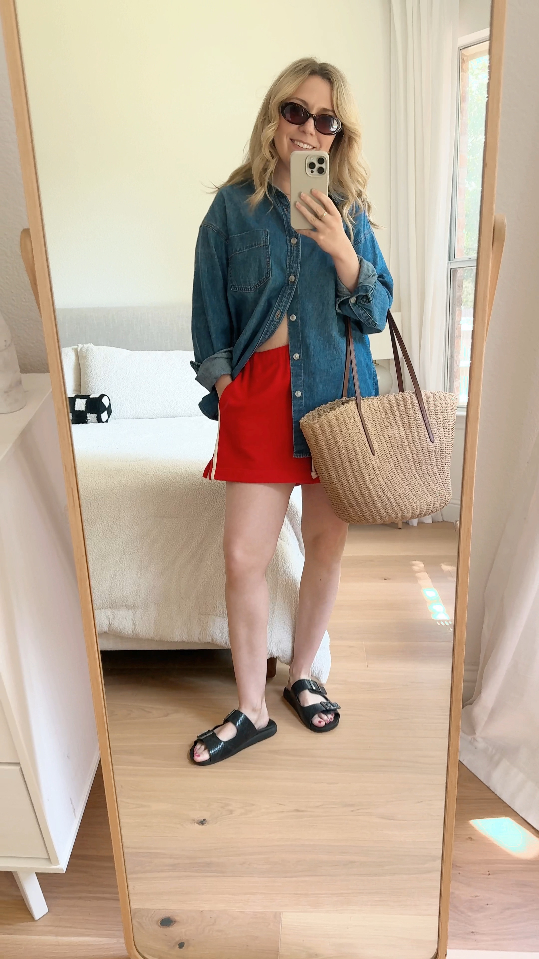 an oversized button down + loose pull on shorts, a summer pairing I can’t live without 🤝