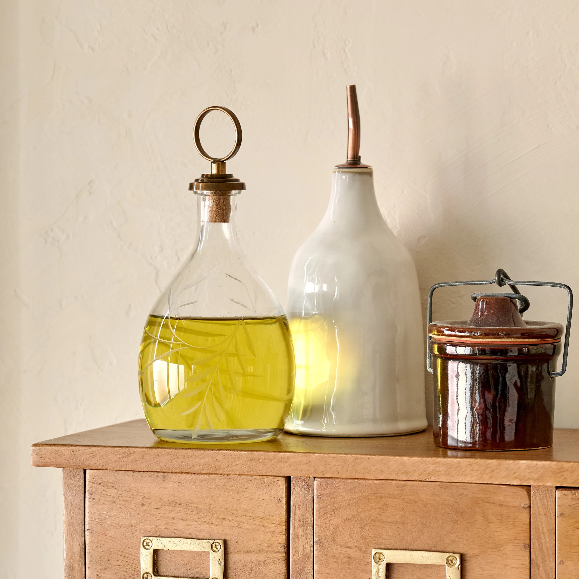 Marlowe Etched Glass Oil Pour | Magnolia