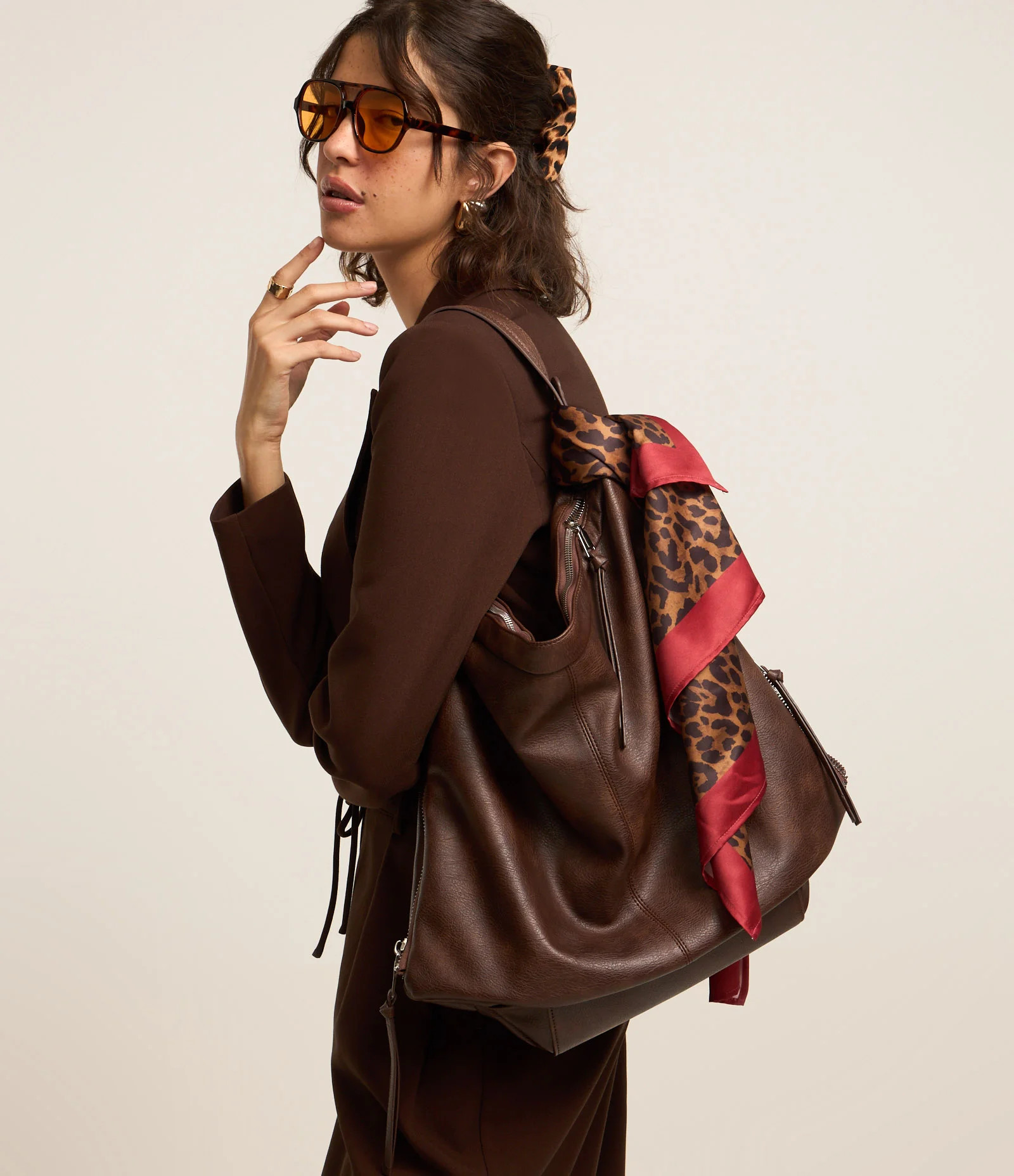 Bolsa Hobo Grande Desestruturada com Alças Duplas Preto - Lojas Renner | Renner (BR)