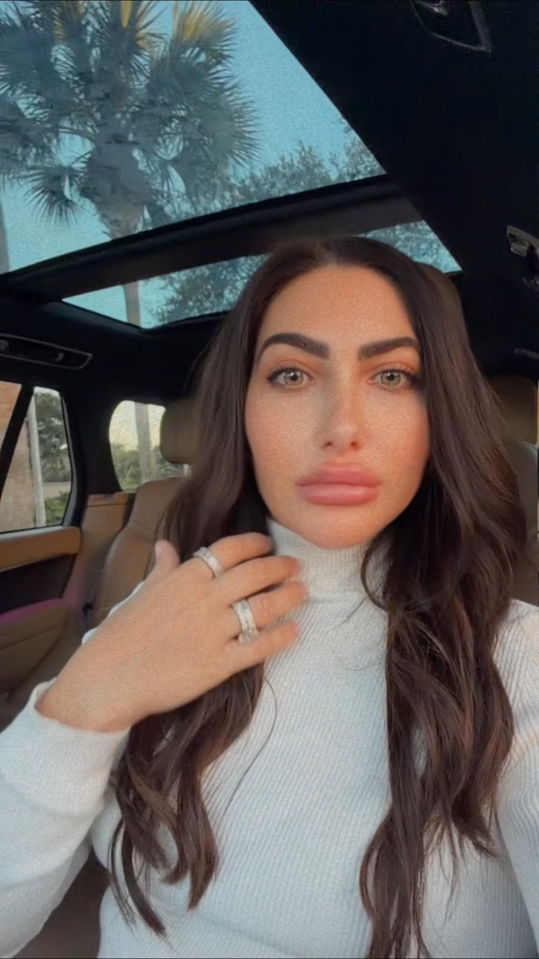 Otd #aritzia #whiteoutfit #turtleneck #whitetrouser 

#LTKgrwm #LTKfoodie #LTKootd