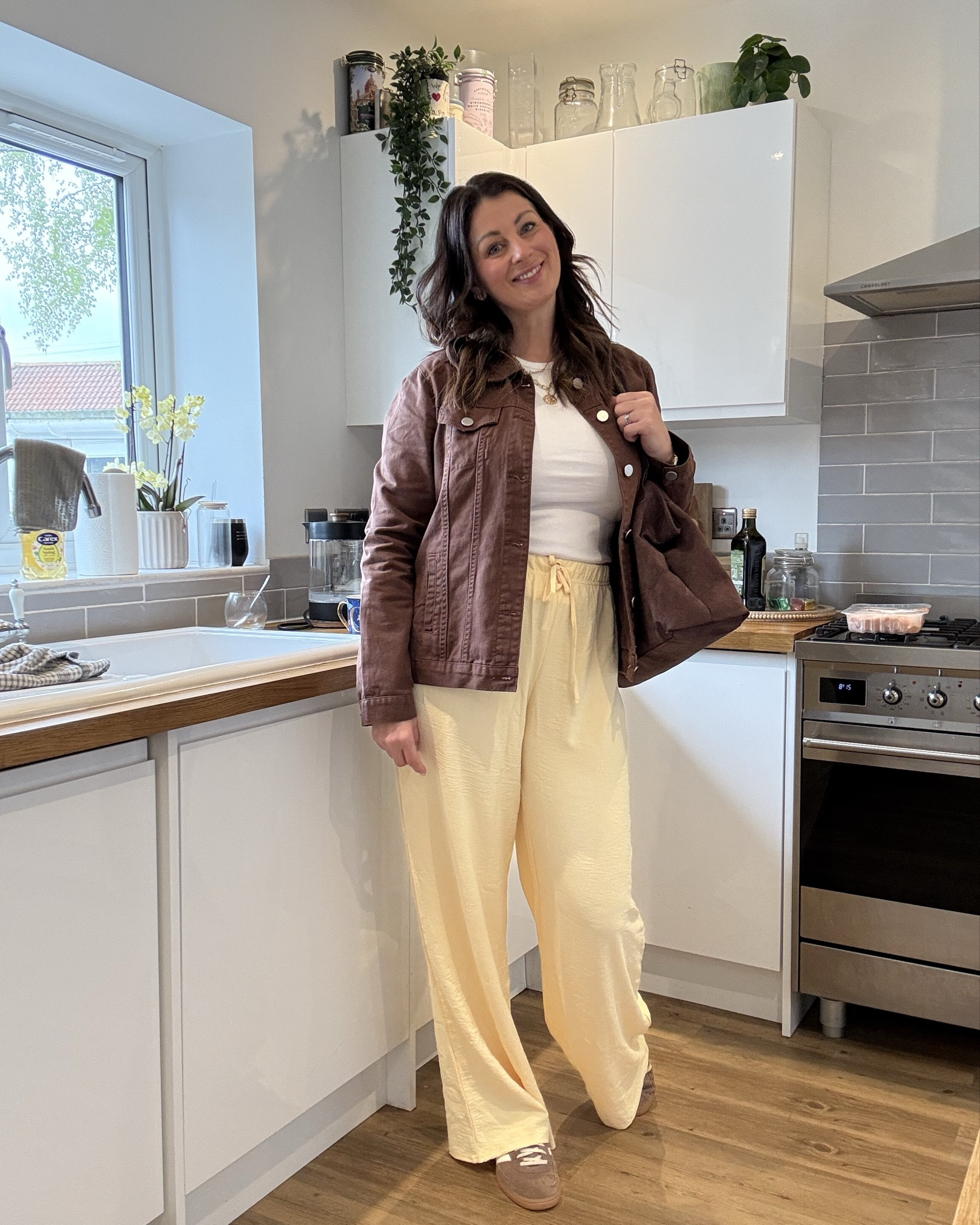 OOTD 

These butter yellow trousers I know will be a staple for my spring summer wardrobe 💛 
Long tall Sally have the best range of tall wide leg trousers for those of us bored of the standard black or white 🙌🏼

#LTKtall

#LTKsummer #LTKspring #LTKmidsize