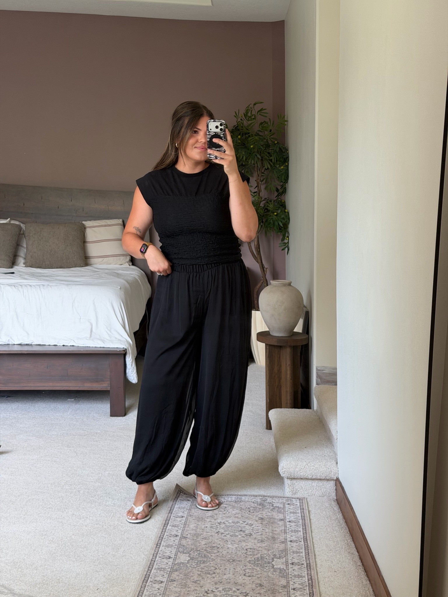 Work outfit / teacher outfit / business casual outfit!

Balloon pants size large @Walmart 
Shoes @jcrew 

Midsize, size 12, size 14, mom style, curvy outfit, thick tummy approved