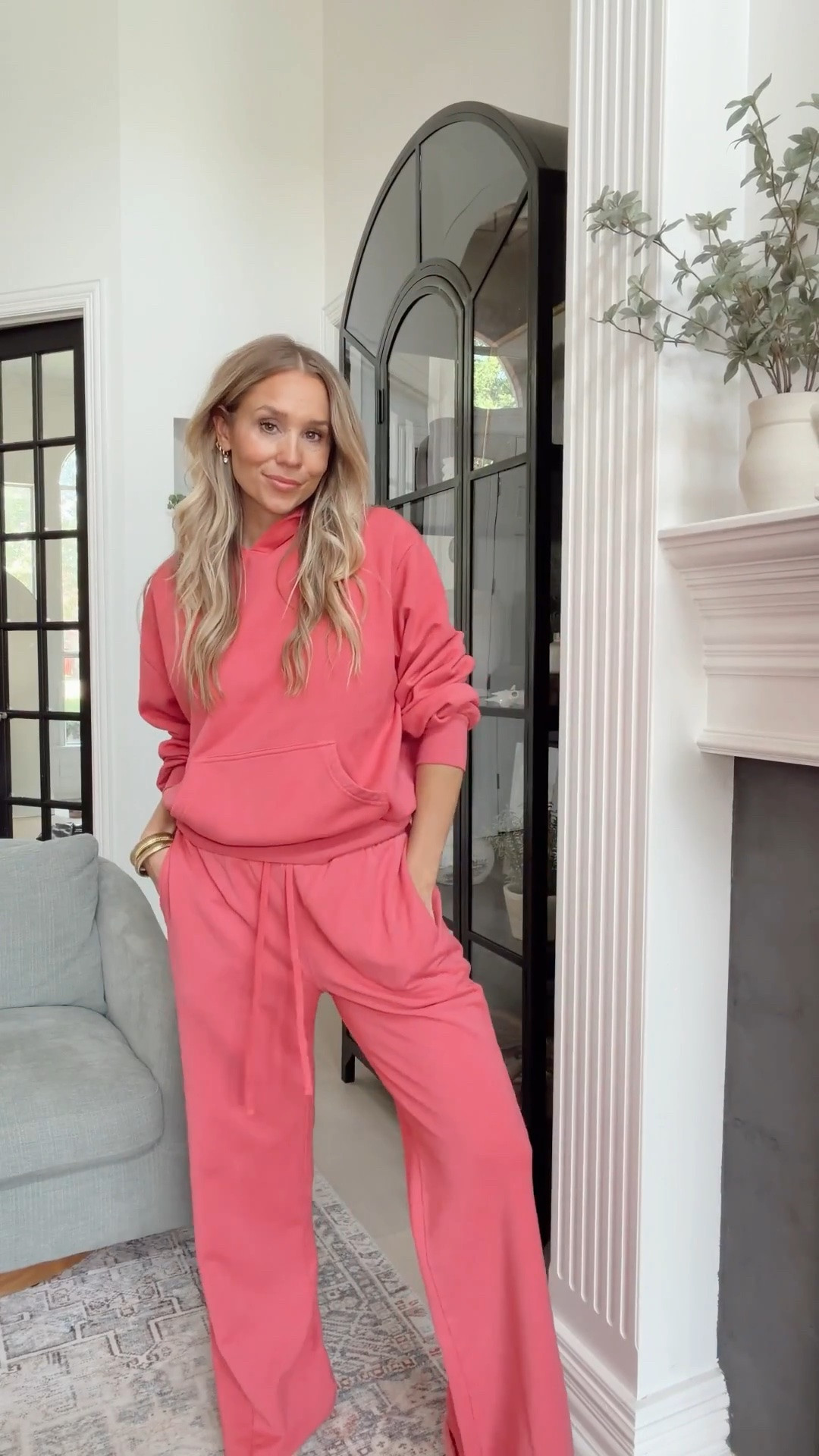 🤍Loving this wide leg sweat set from Walmart🤍 the color is stunning and they’re so cozy.

They didn’t have my size so I’m wearing a medium, but I would’ve gotten my tts (small).

5’5” // 120 ish lbs