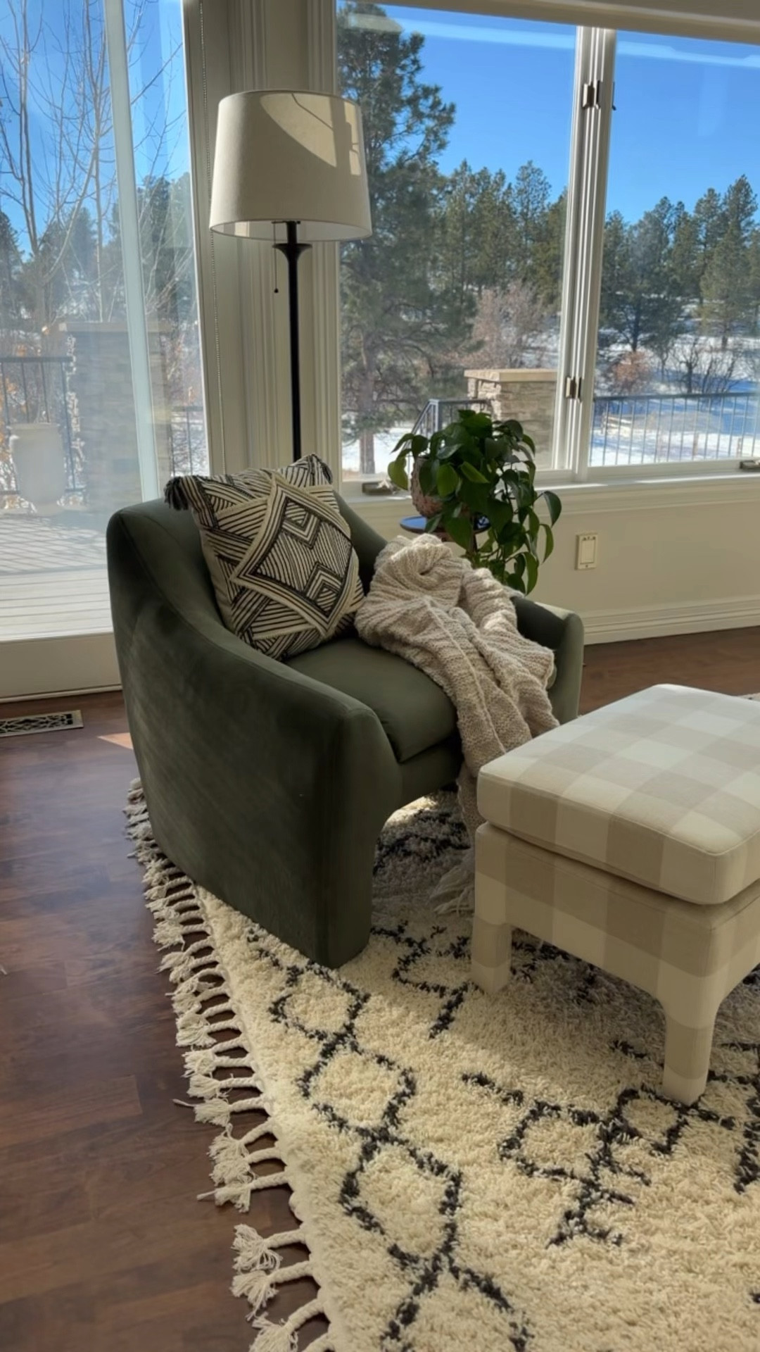 Lots of colors for this chair!!!

Living room, Sarah Joy, reading corner, new year refresh 

#LTKWatchNow #LTKHome